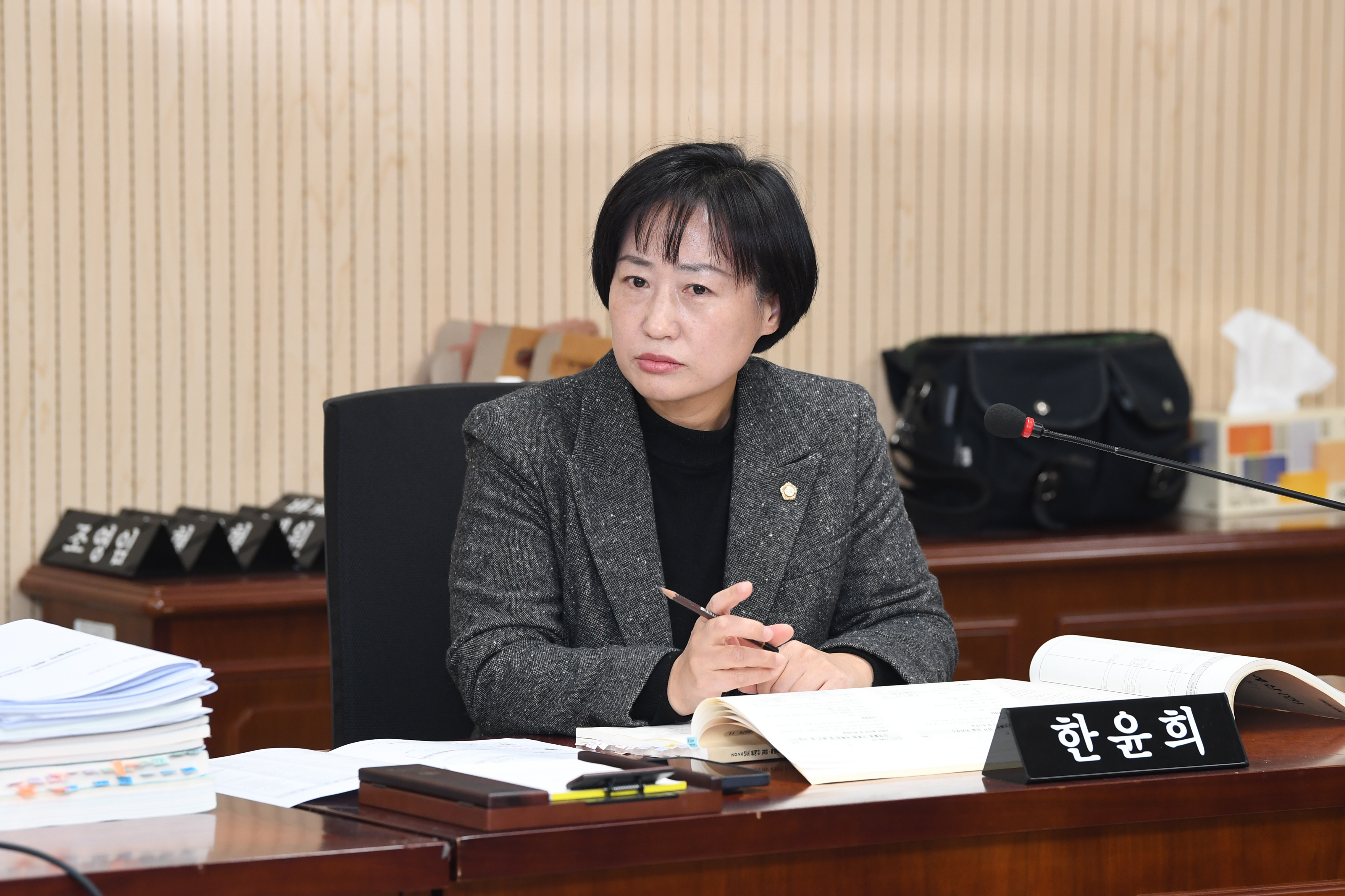 제301회 제2차 정례회 운영위원회 회의 첨부이미지 : 20251212 제301회 제2차정례회 운영위원회 회의('26예산안 예비심사) (13).jpg