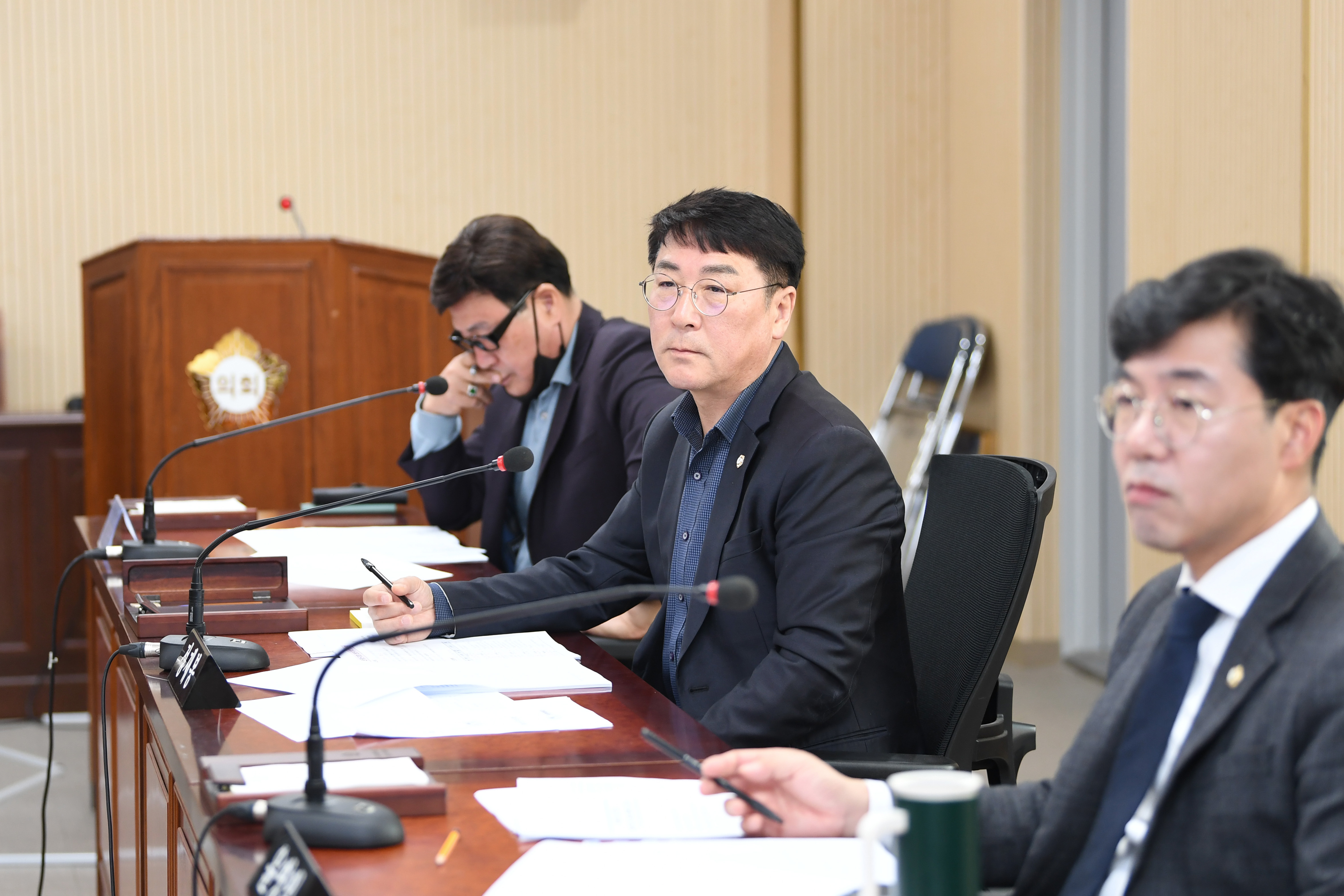 제295회 임시회 폐회 중 운영위원회 회의 첨부이미지 : 20240411 운영위원회 회의(연구단체 심사) (5).jpg