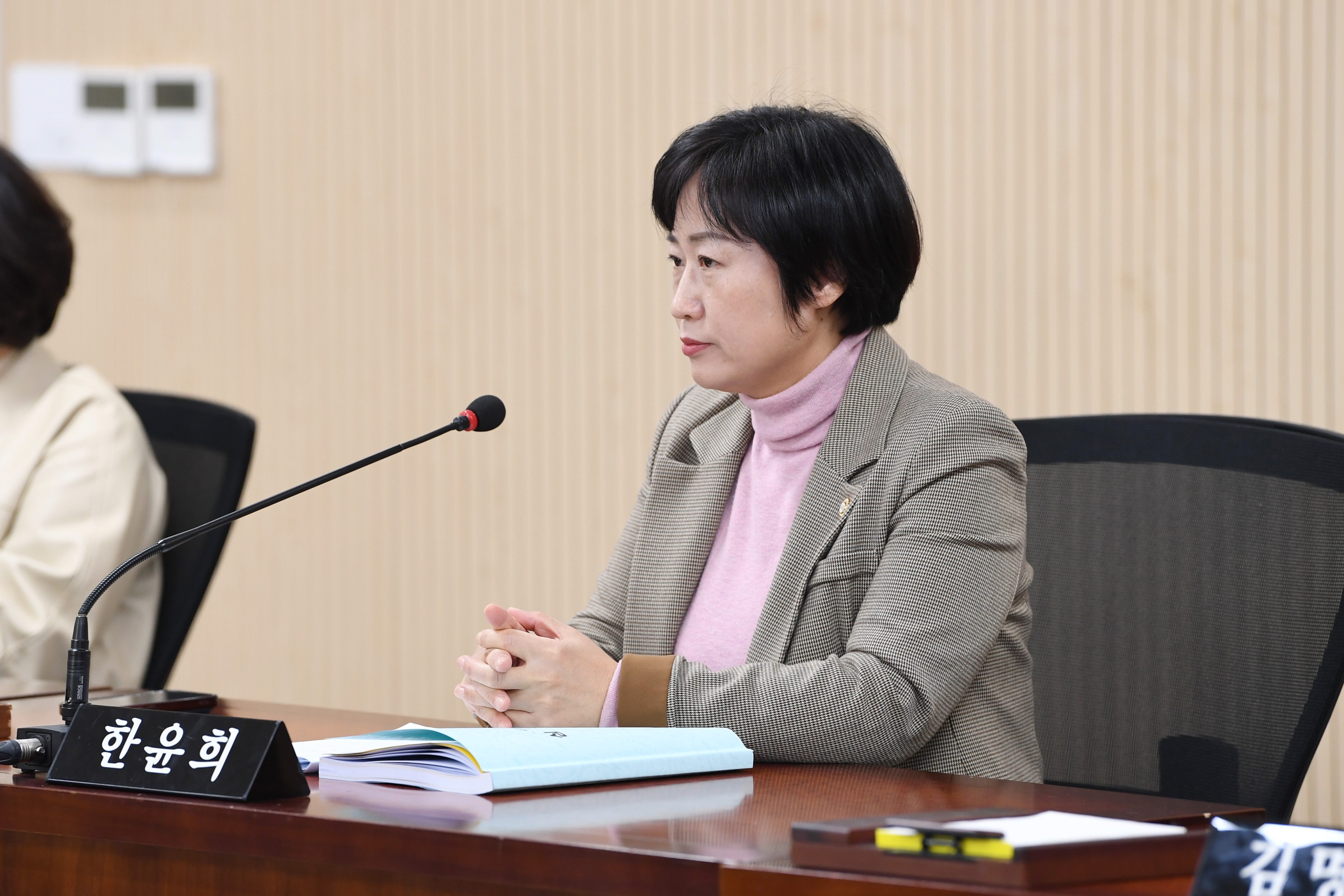 제295회 임시회 운영위원회 회의 첨부이미지 : 20250324 제295회 임시회 운영위원회 회의(안건심사) (19).jpg