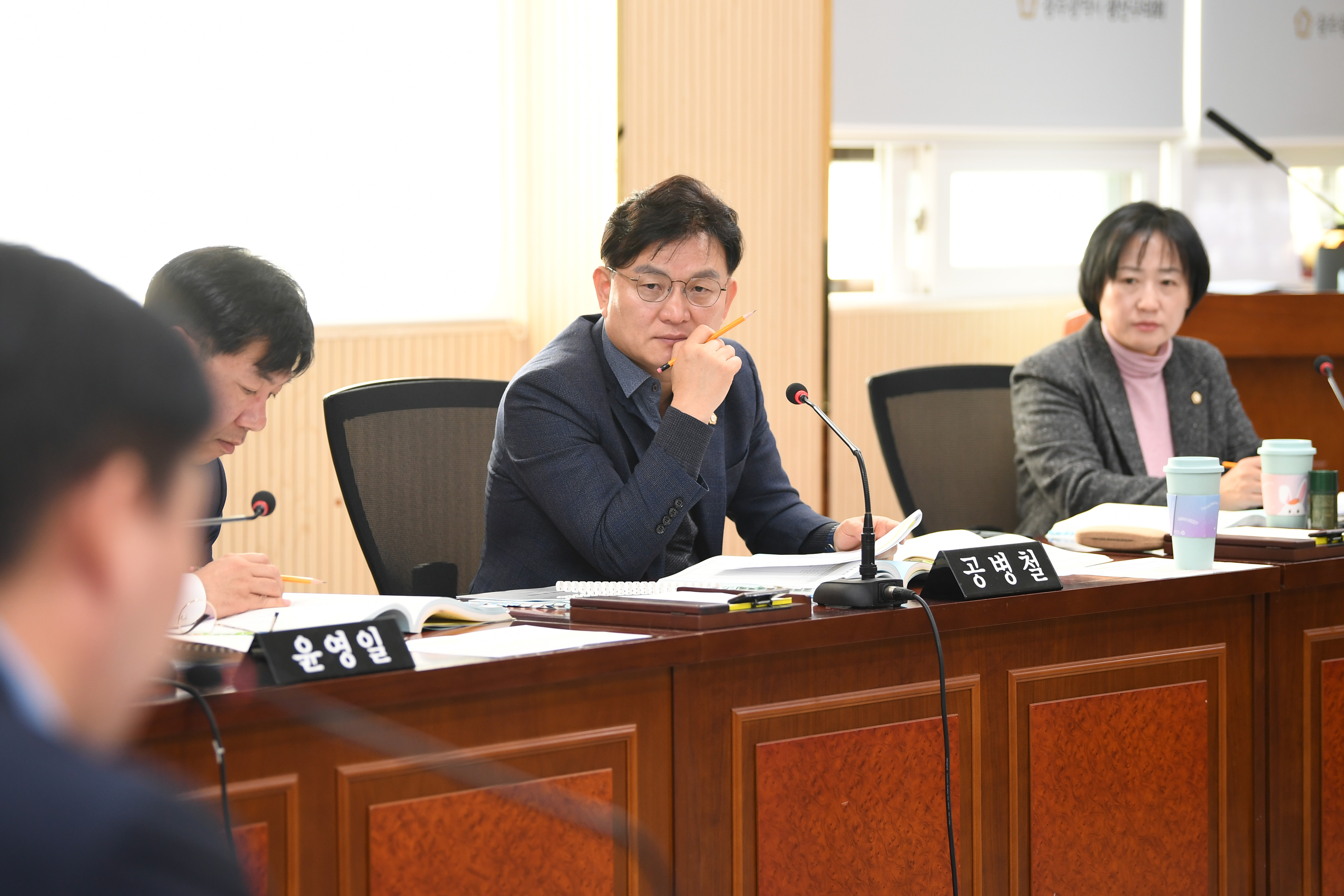 제301회 제2차 정례회 예산결산특별위원회 회의 첨부이미지 : 20251126 제301회 제2차정례회 예산결산특별위원회 회의(3회 추경심사) (24).jpg