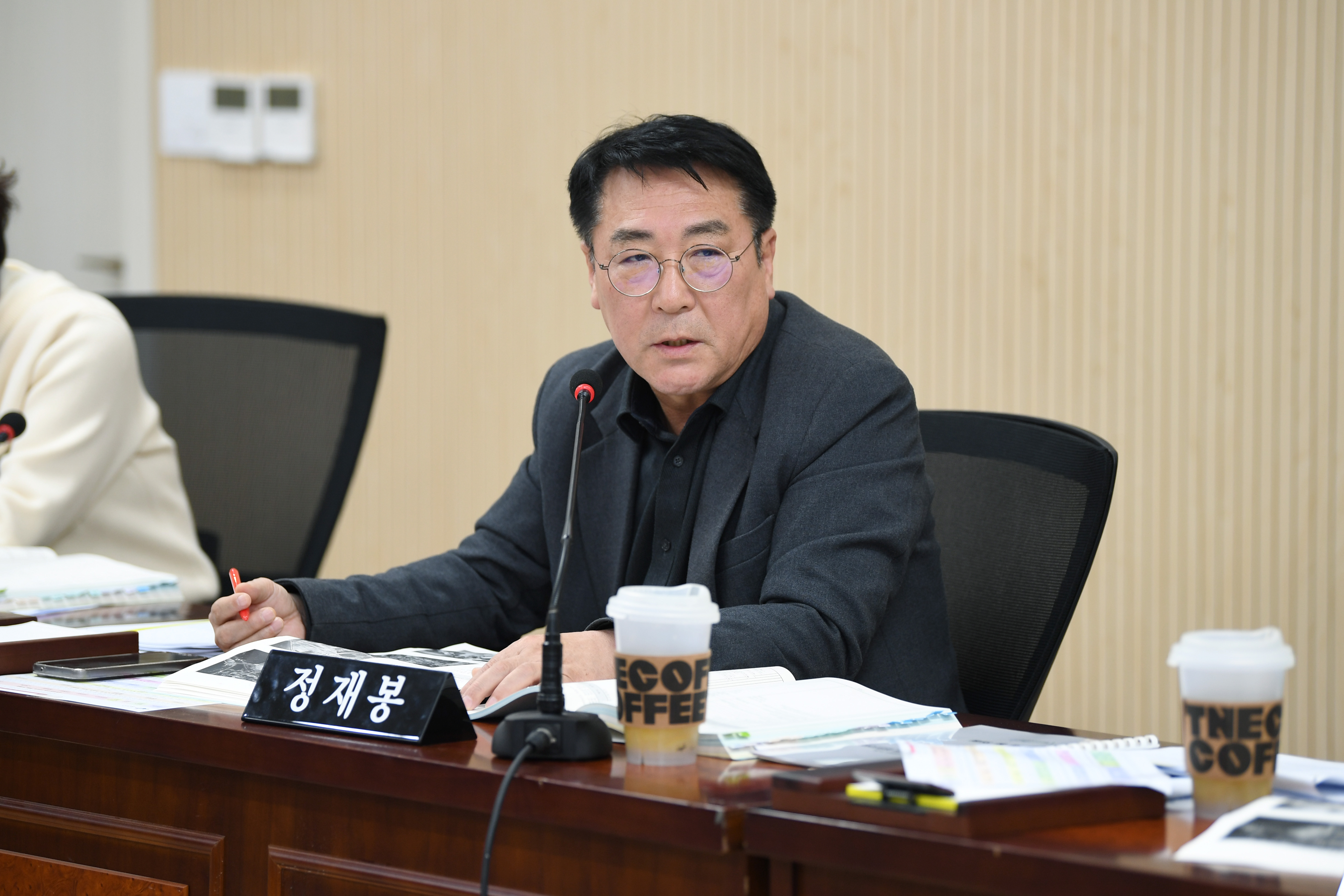 제301회 제2차 정례회 예산결산특별위원회 회의 첨부이미지 : 20251125 제301회 제2차정례회 예산결산특별위원회 회의(3회 추경심사) (33).jpg