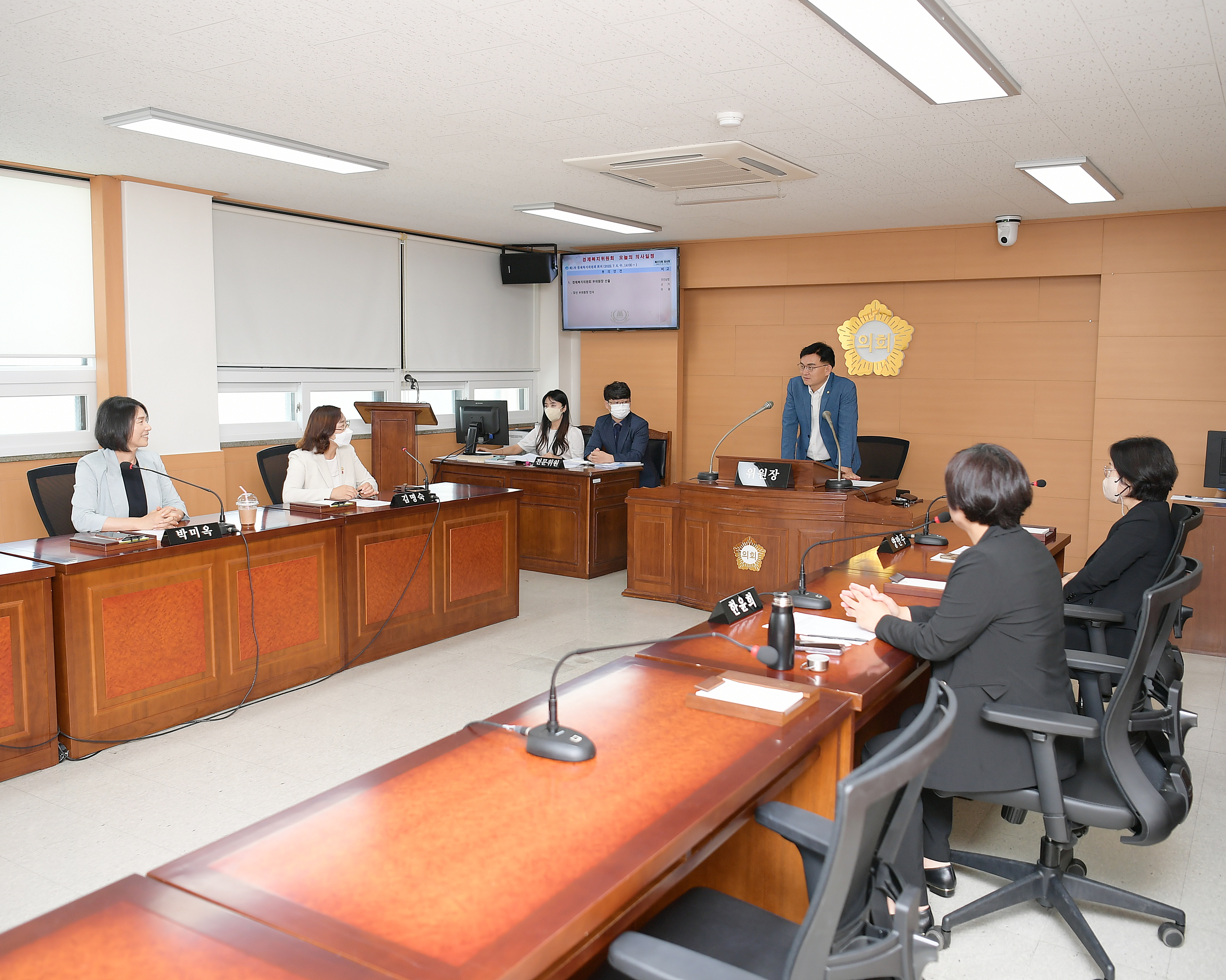  제272회 임시회 경제복지위원회 회의 첨부이미지 : 20220706 제272회 임시회 경제복지위원회 회의(부위원장 선출) (2).JPG