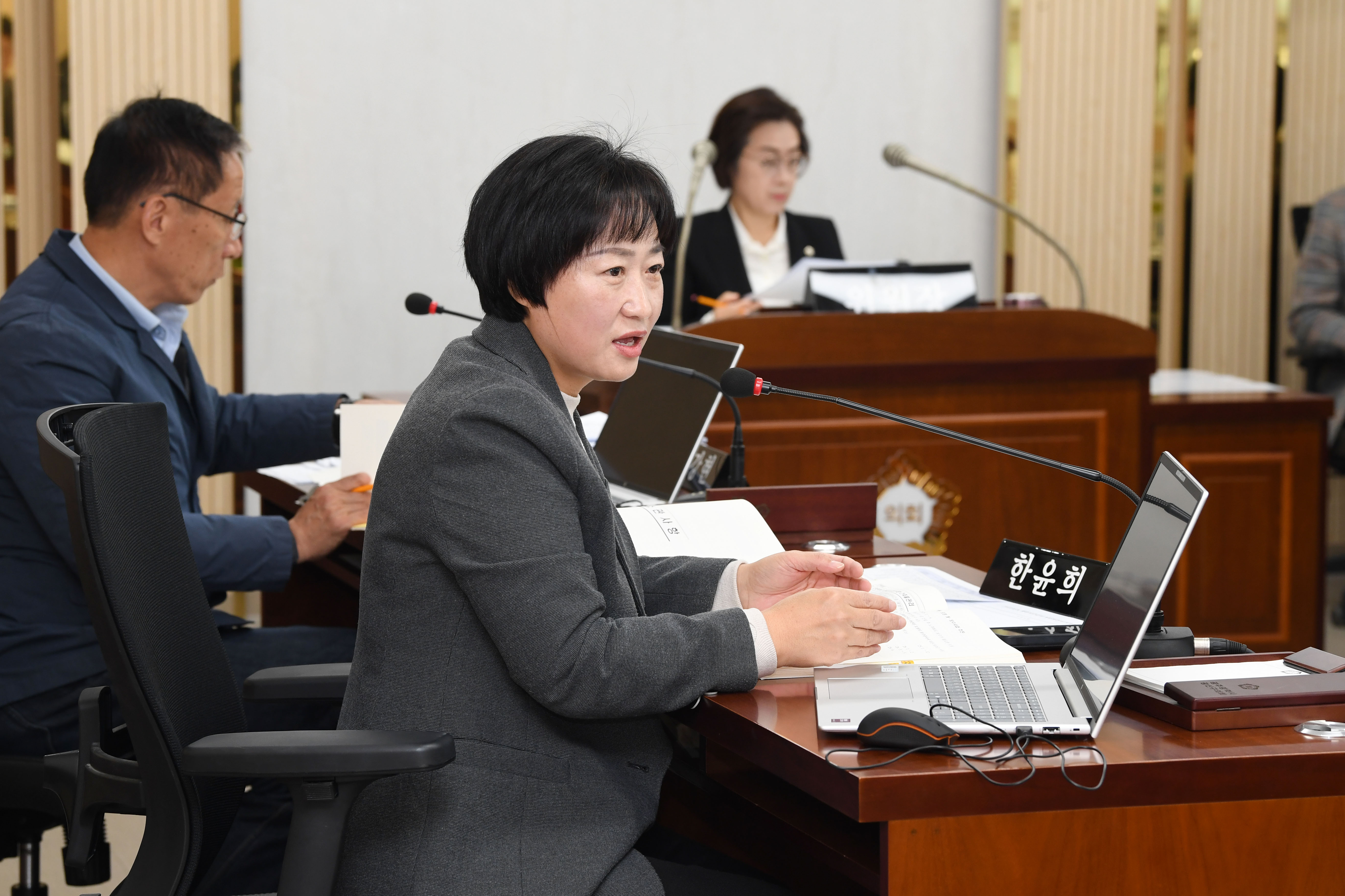 2025년도 행정사무감사 경제복지위원회 5일차 첨부이미지 : 20251203 2025년 행정사무감사 5일차 (3).jpg