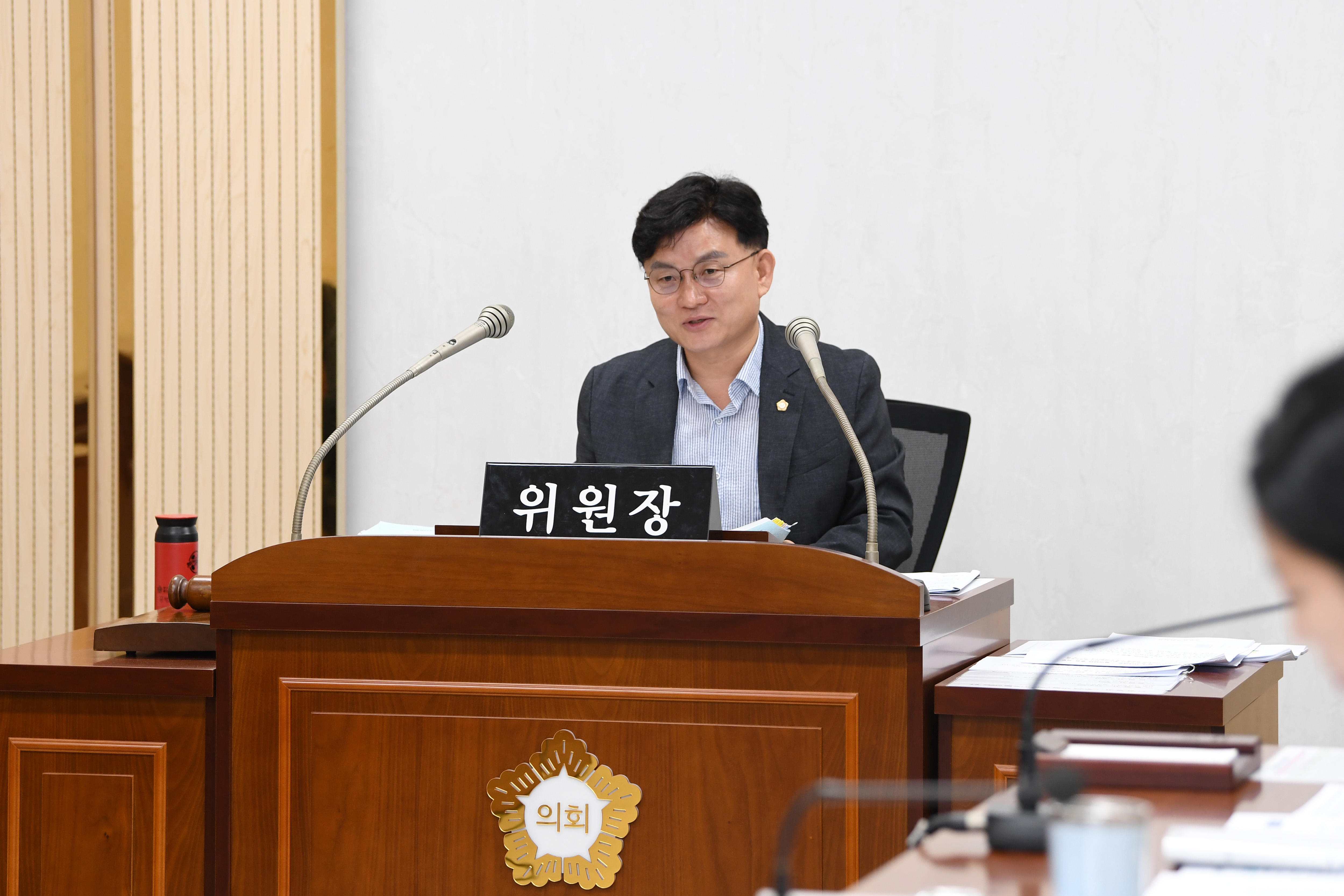 제297회 제1차 정례회 시민안전위원회 회의 첨부이미지 : 20250616 제297회 제1차정례회 시민안전위원회 회의(안건심사 및 _24 결산안 예비심사) (3).jpg