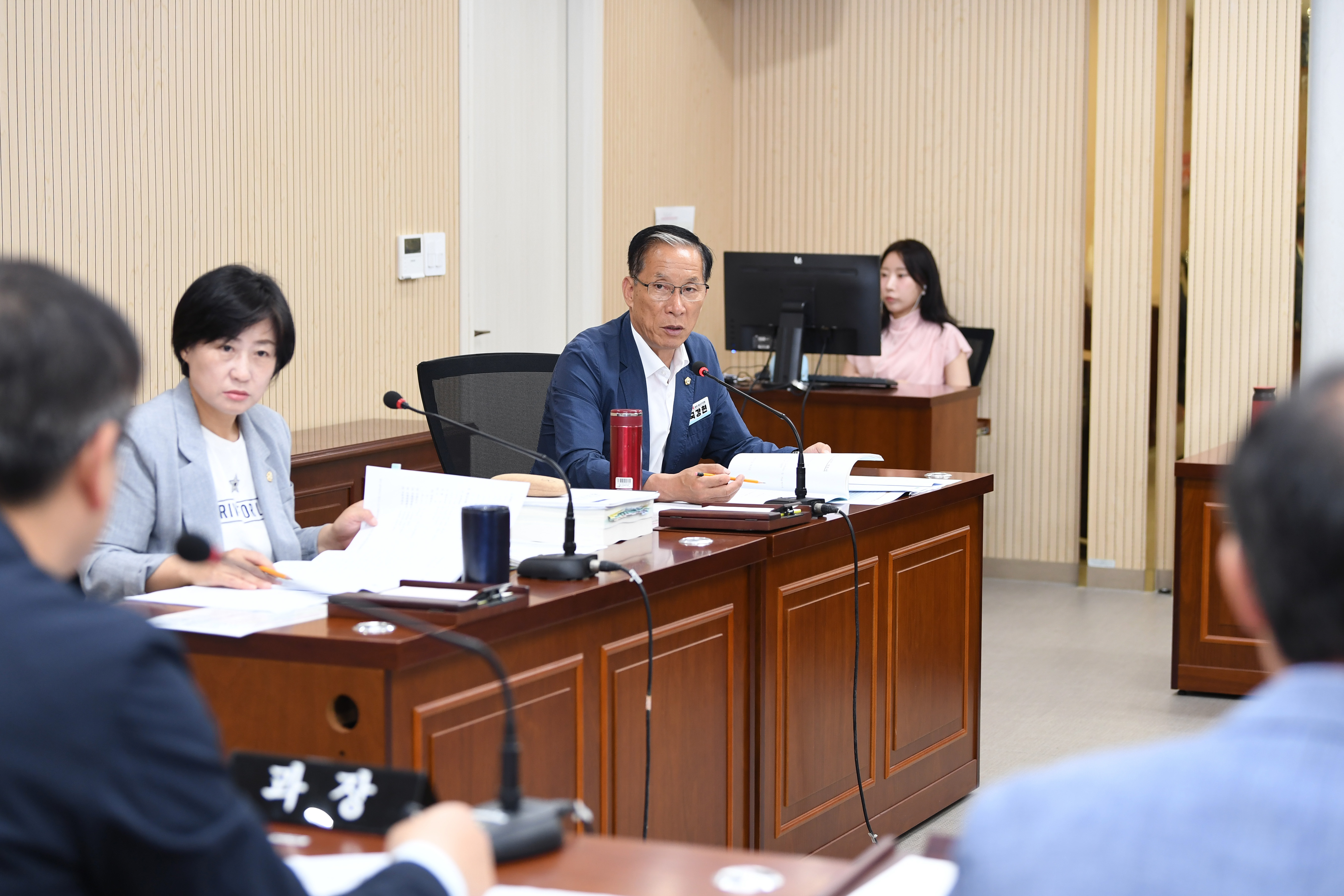 제297회 제1차 정례회 시민안전위원회 회의 첨부이미지 : 20250616 제297회 제1차정례회 시민안전위원회 회의(안건심사 및 _24 결산안 예비심사) (4).jpg