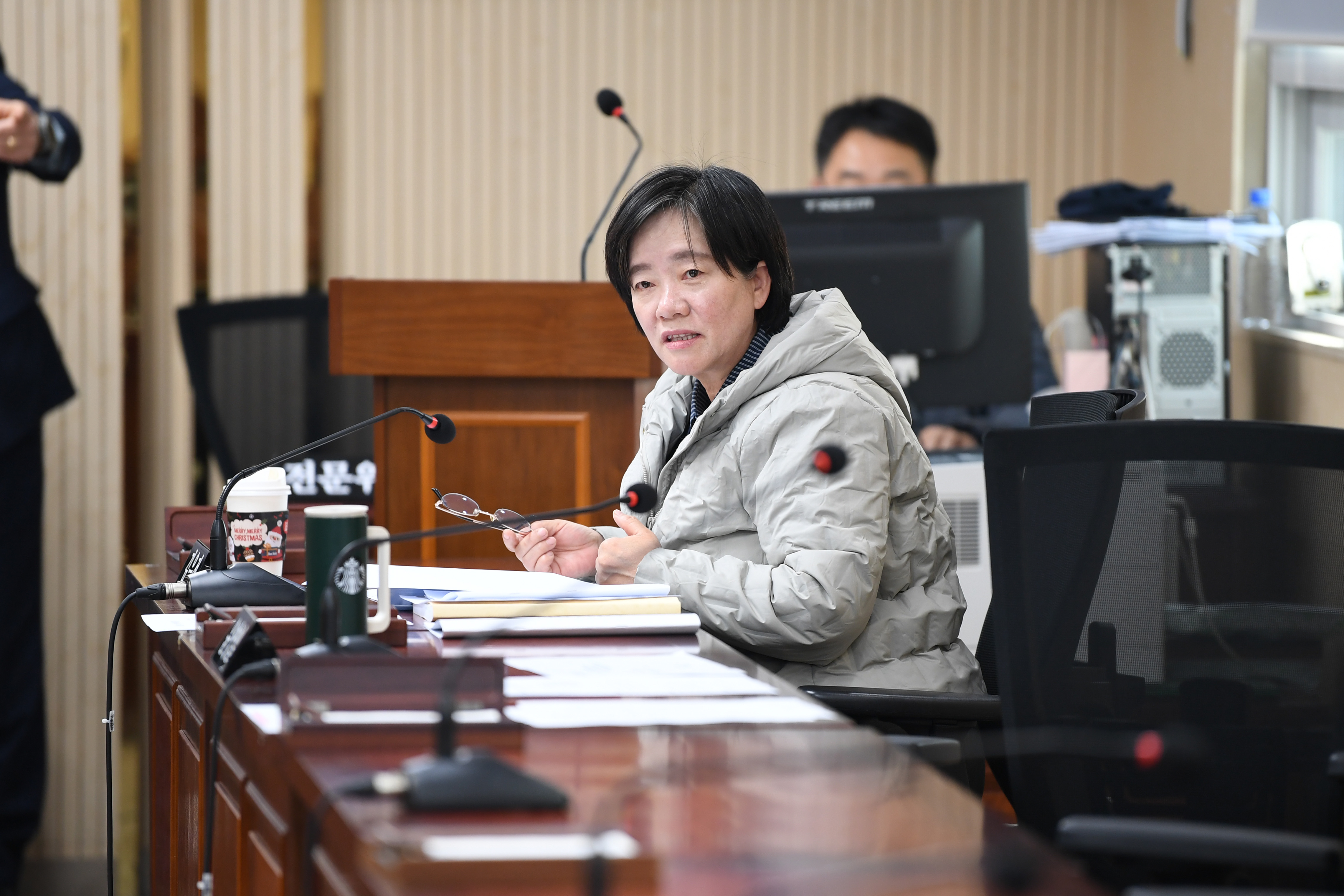 제301회 제2차 정례회 행정자치위원회 회의 첨부이미지 : 20251209 제301회 제2차정례회 행정자치위원회 회의(안건심사) (19).jpg