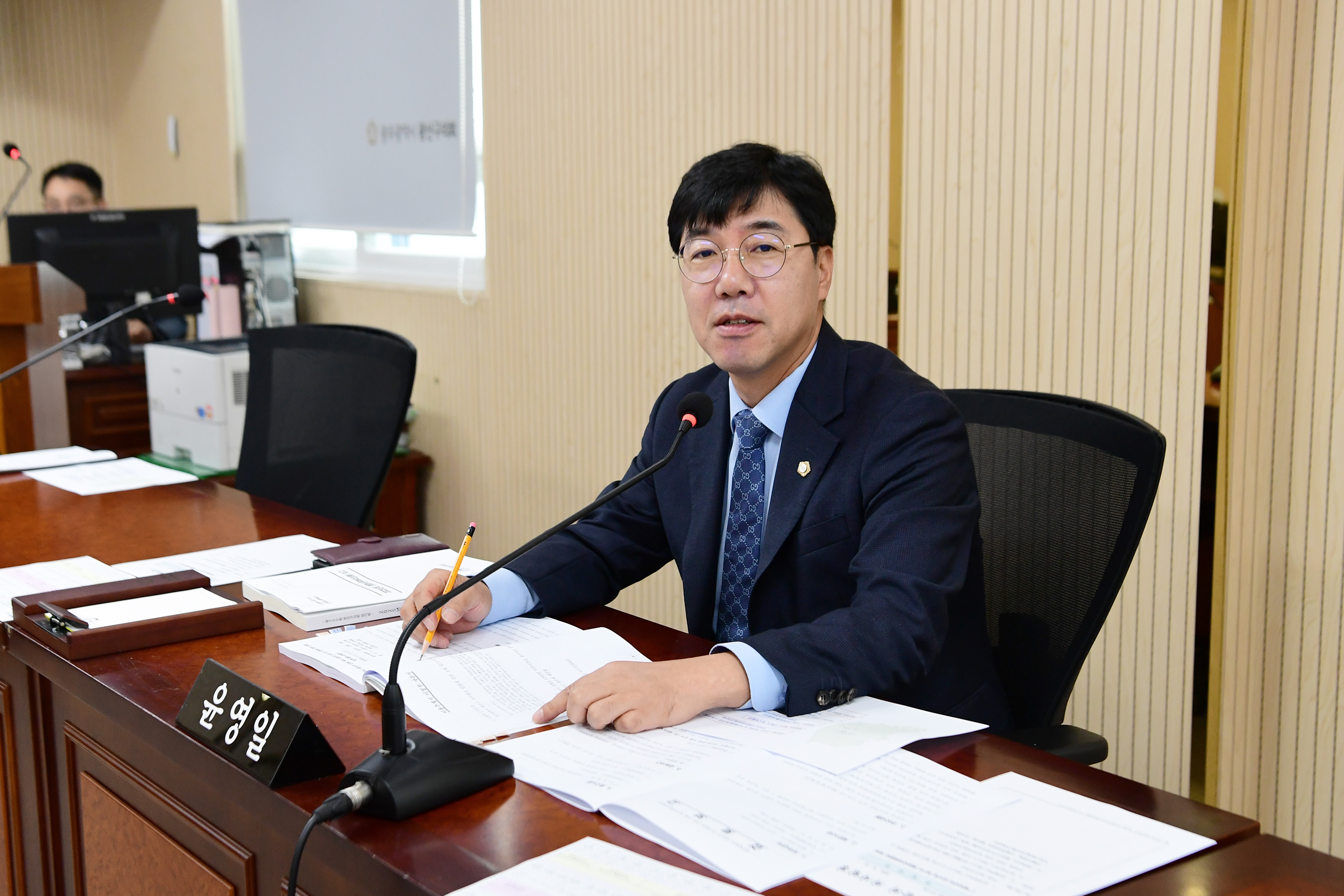 제300회 임시회 행정자치위원회 회의 첨부이미지 : 20251023 제300회 임시회 행정자치위원회 회의(안건심사) (11).jpg