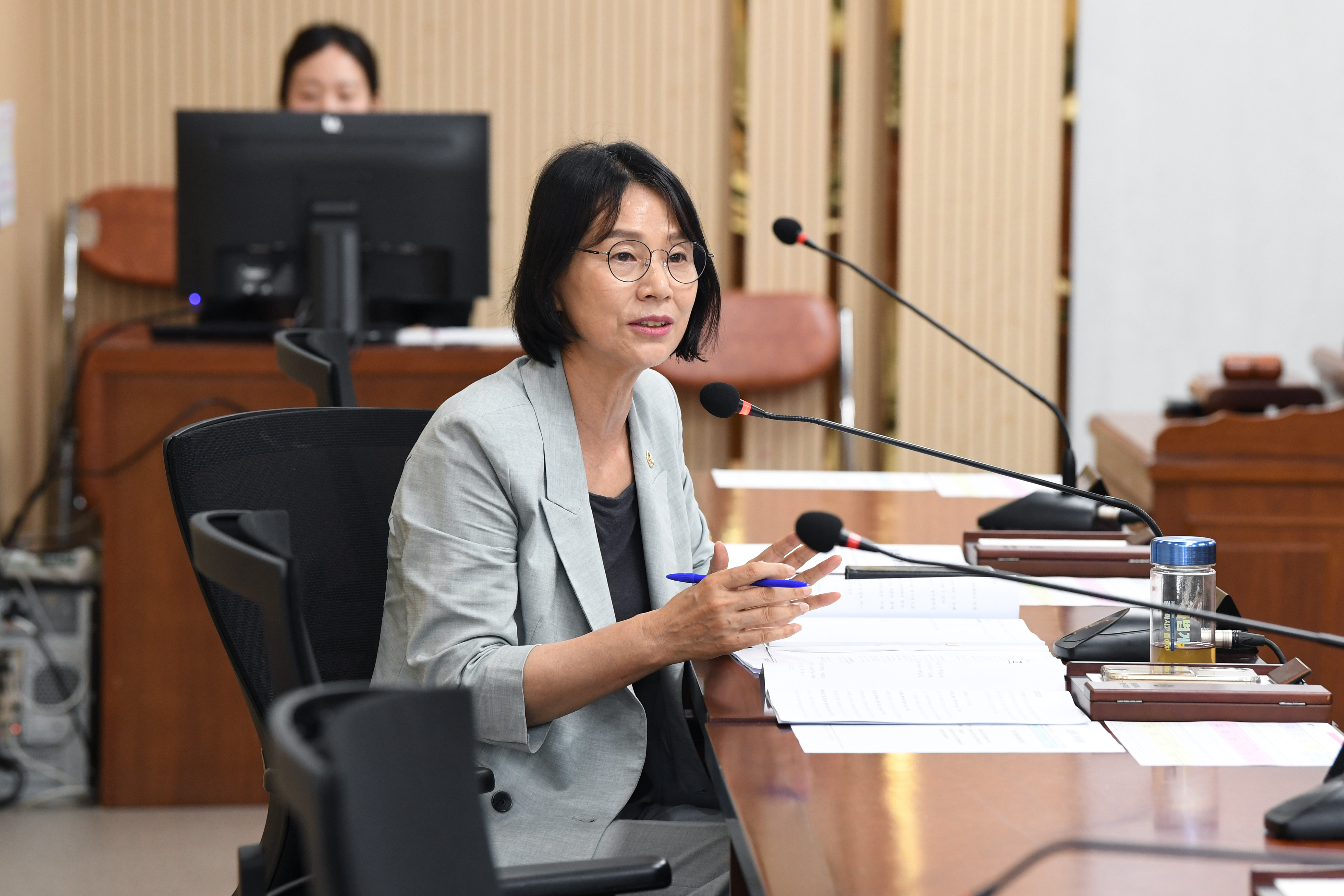 제298회 임시회 행정자치위원회 회의 첨부이미지 : 20250717 제298회 임시회 행정자치위원회 회의(안건심사) (10).jpg