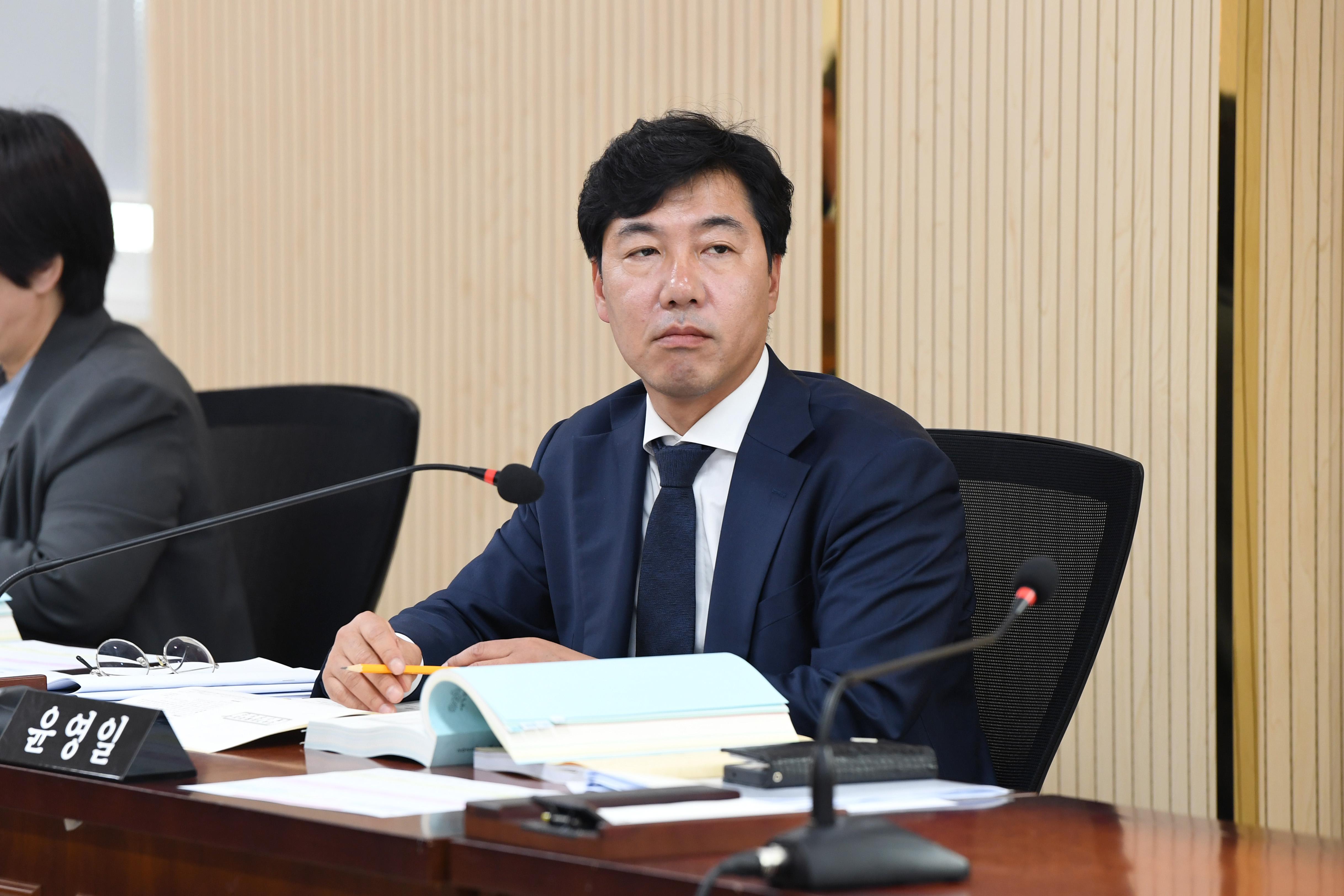 제296회 임시회 행정자치위원회 회의 첨부이미지 : 20250430 제296회 임시회 행정자치위원회 회의(안검심사 및 추경안 예비심사) (8).jpg