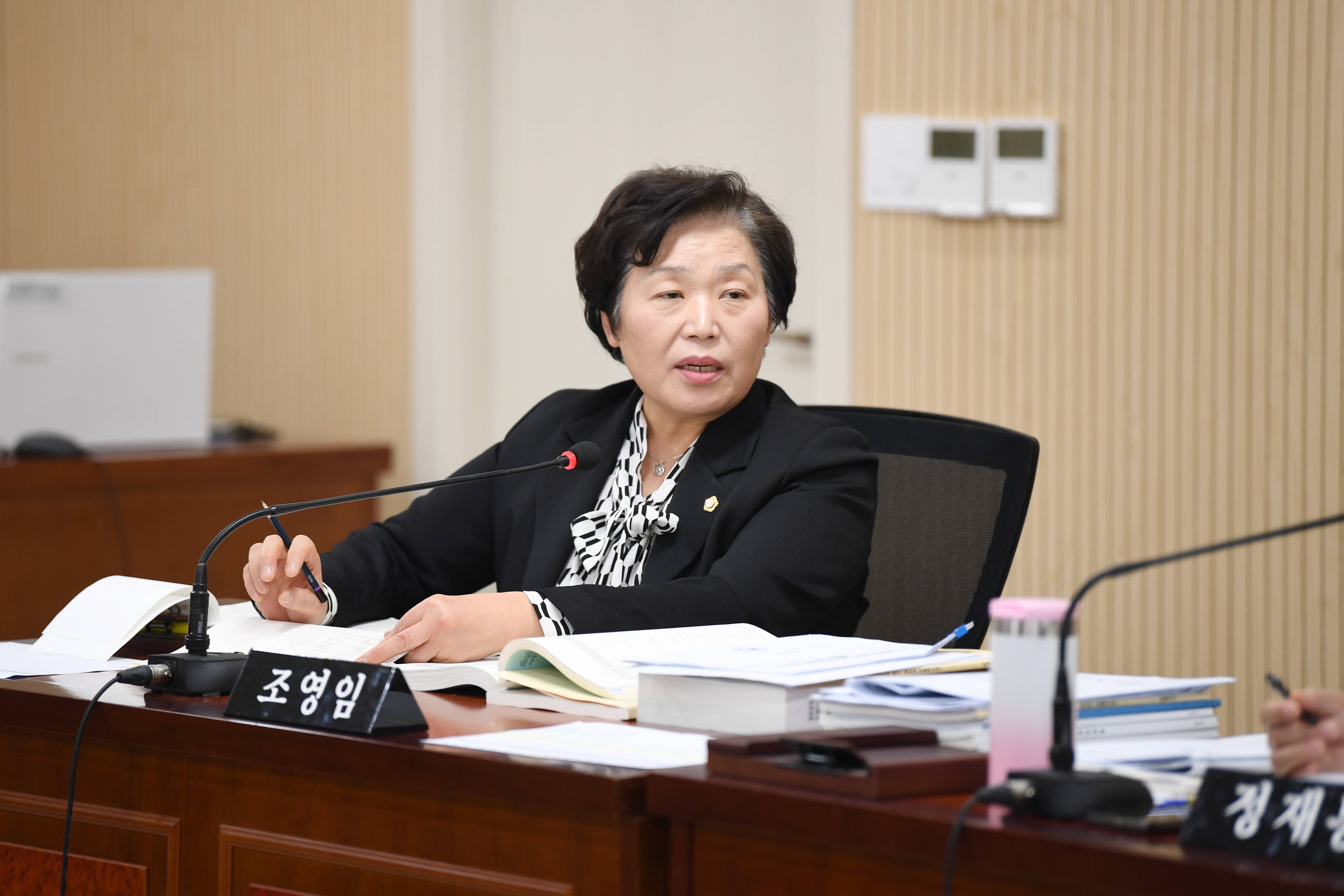 제293회 제2차 정례회 경제복지위원회 회의 첨부이미지 : 20241211 제293회 제2차 정례회 경제복지위원회 회의('25 예산안 예비심사) (6).jpg