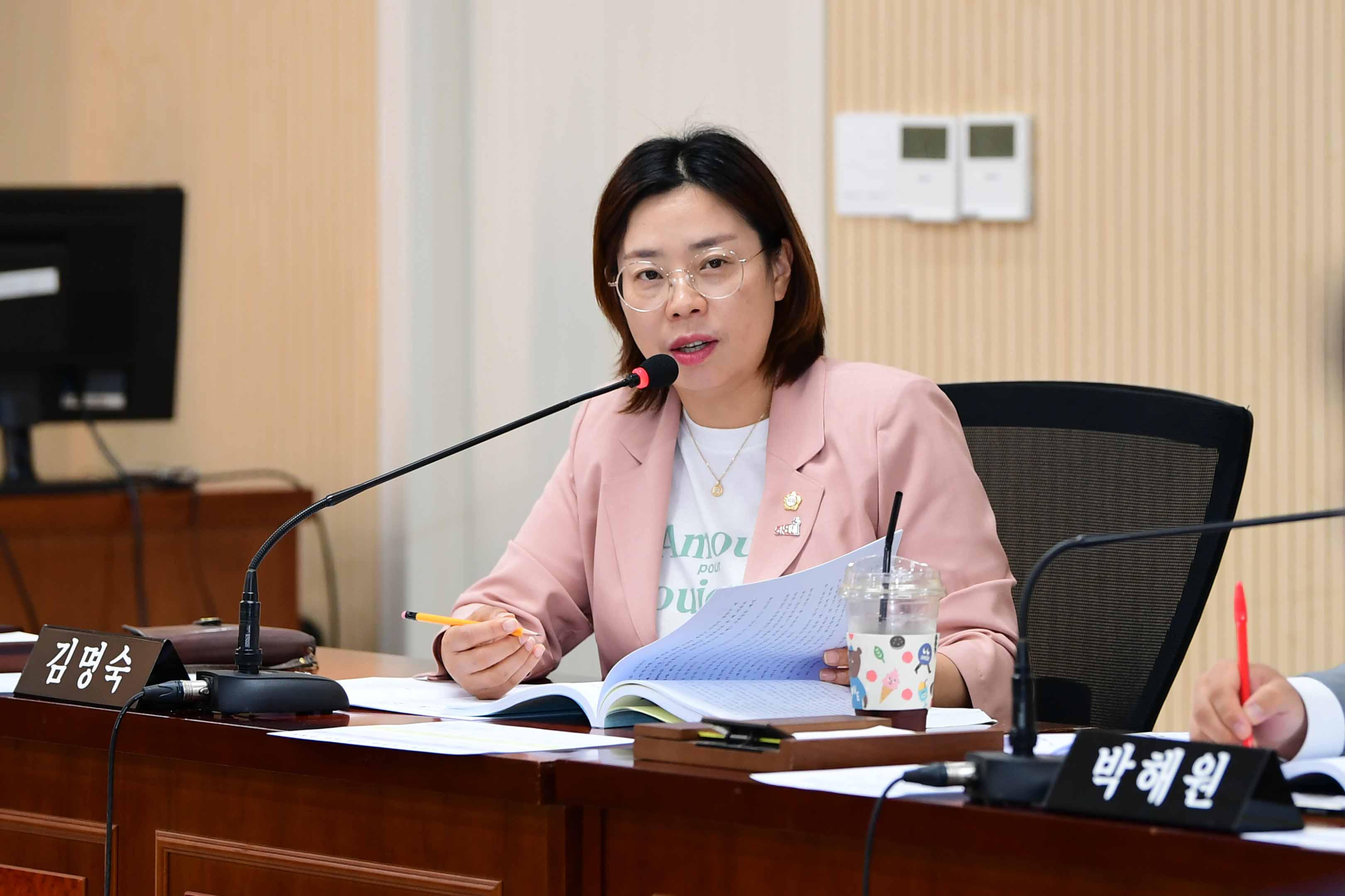 제287회 임시회 경제복지위원회 회의 첨부이미지 : 20240520 제287회 임시회 중 경제복지위원회 회의(안건심사) (5).jpg