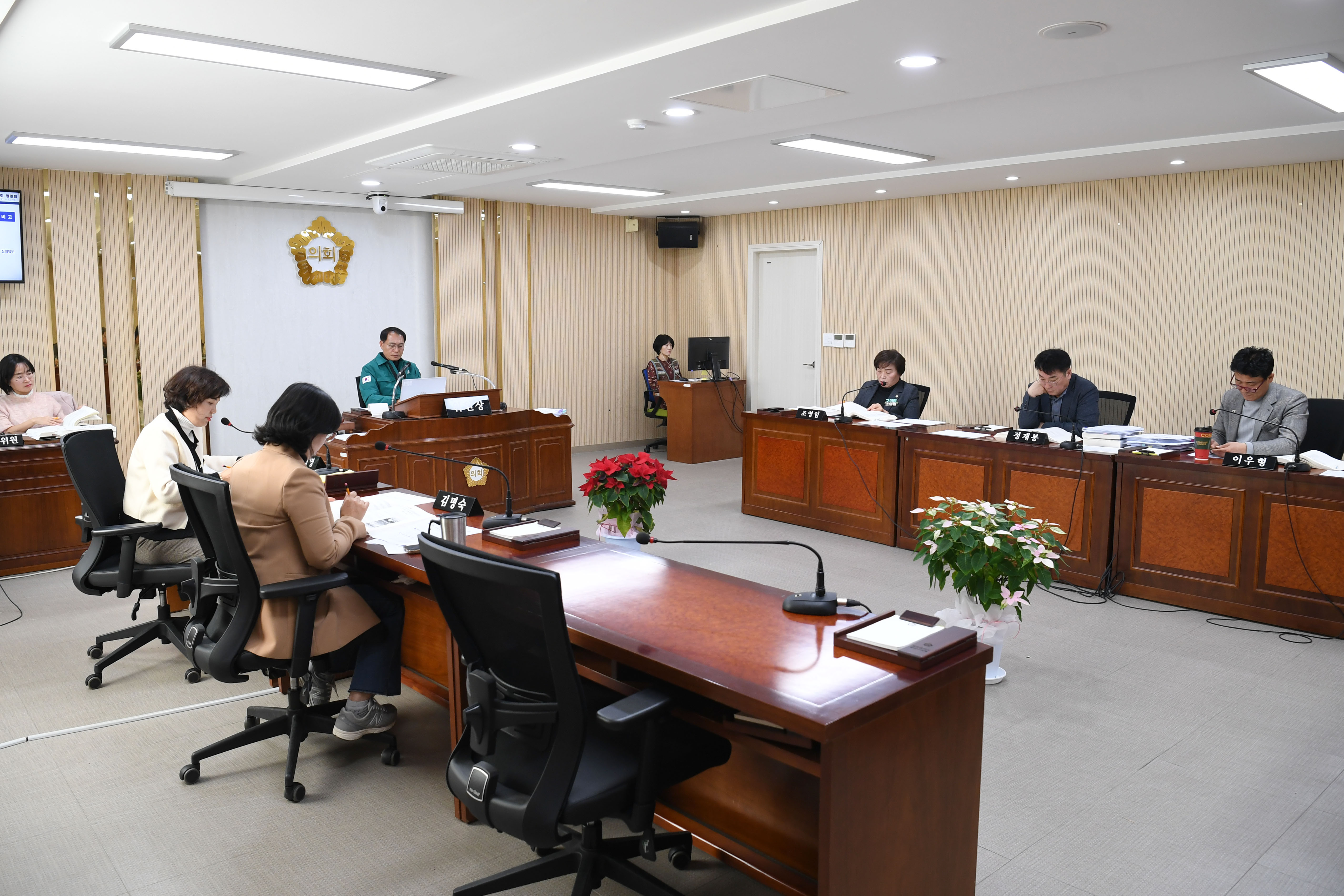 2025년도 행정사무감사 경제복지위원회 5일차 첨부이미지 : 20251203 2025년 행정사무감사 5일차 (38).jpg