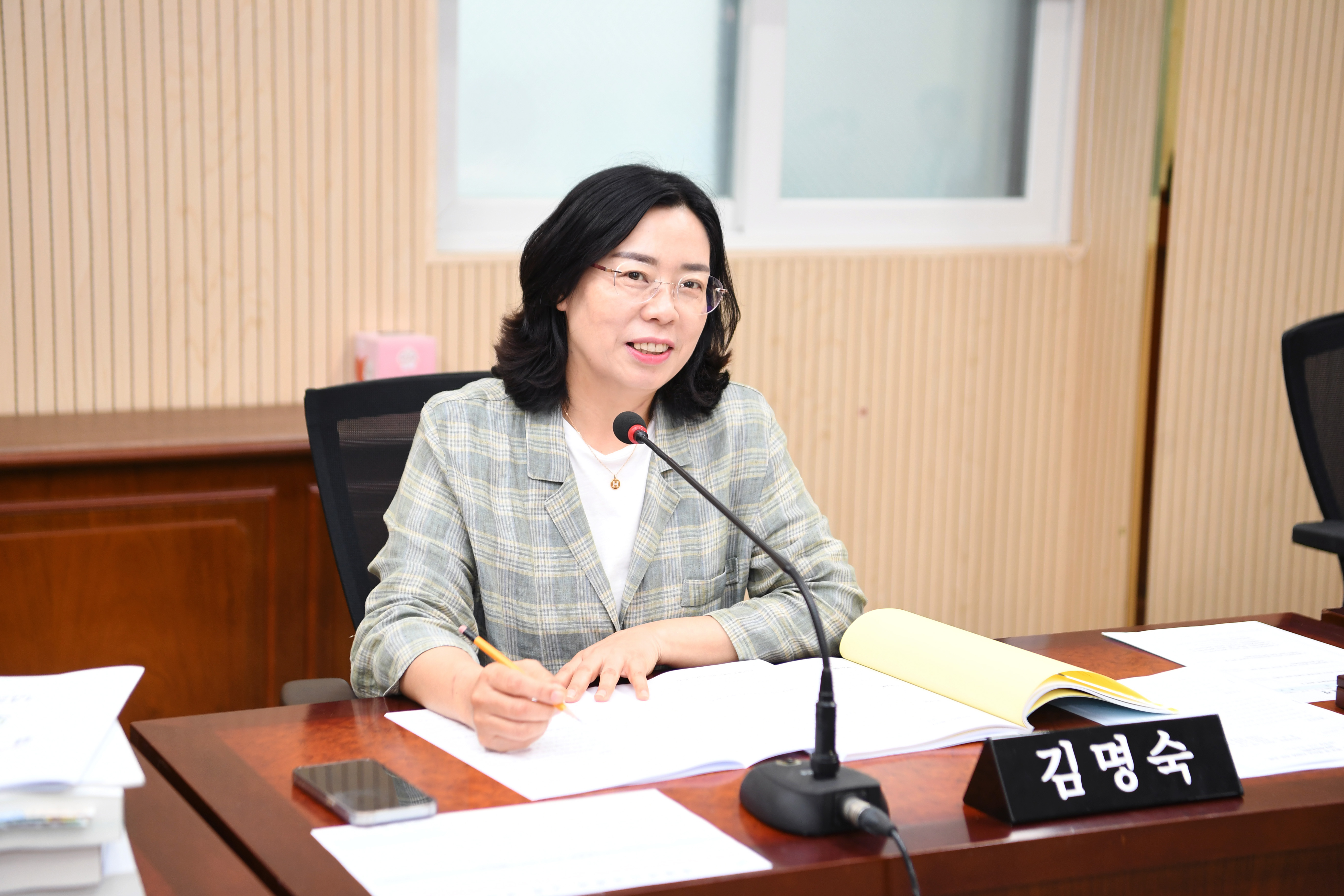 제297회 제1차 정례회 경제복지위원회 회의 첨부이미지 : 20250616 제297회 제1차정례회 경제복지위원회 회의(안건심사 및 _24 결산안 예비심사) (7).jpg