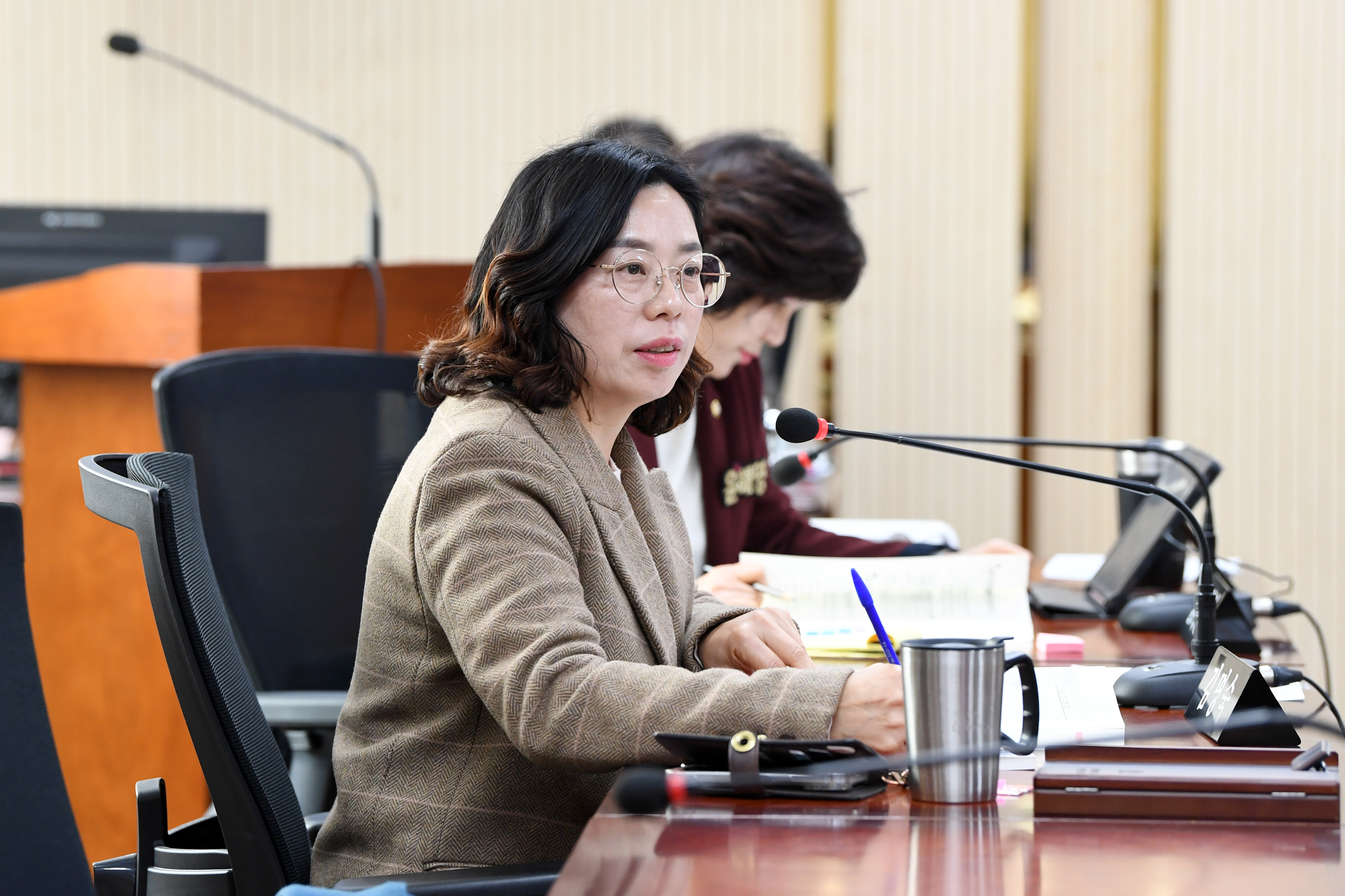 제294회 임시회 경제복지위원회 회의 첨부이미지 : 20250219 제294회 임시회 경제복지위원회 회의('25 업무계획청취) (2).jpg