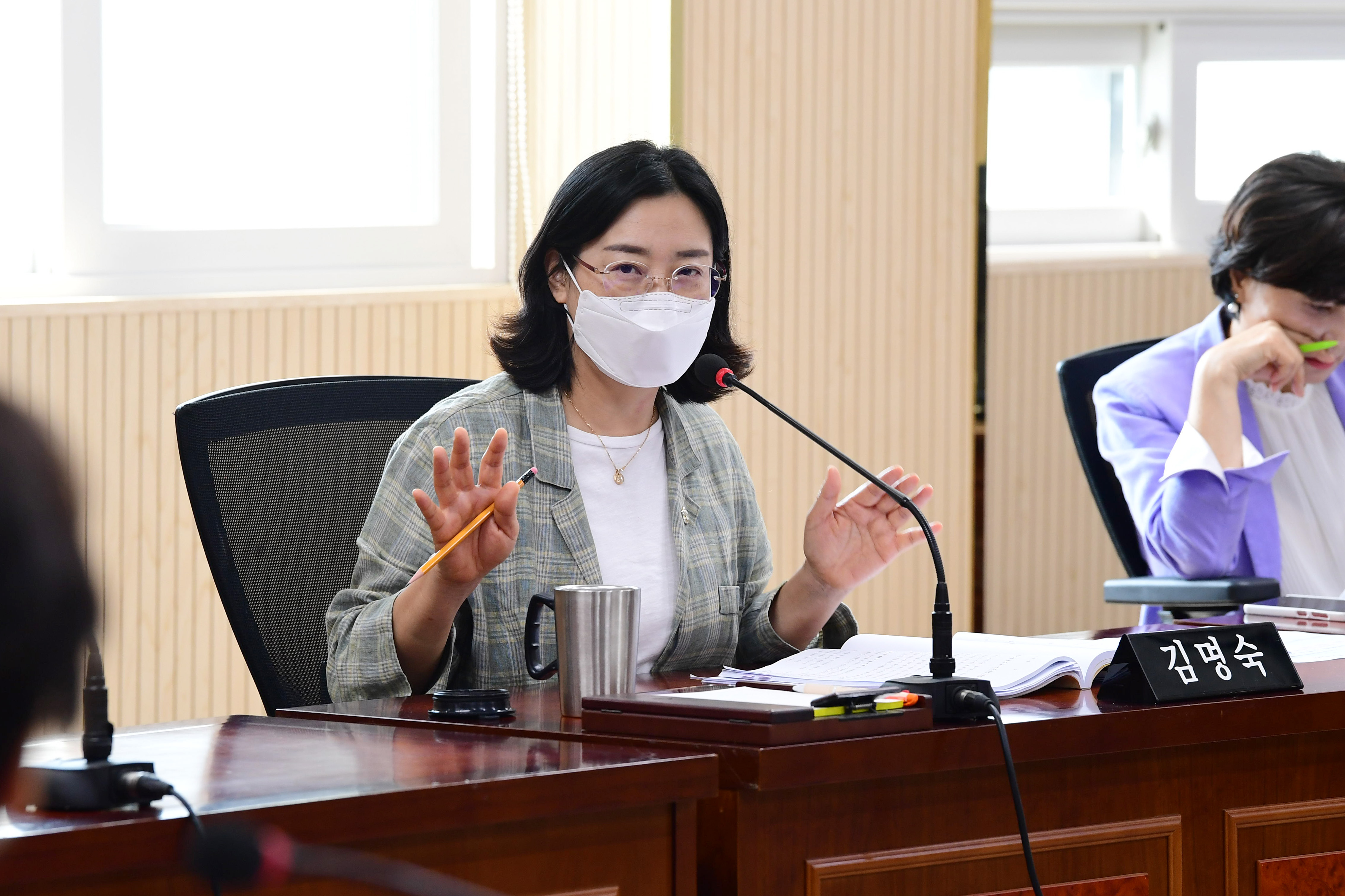 제299회 임시회 경제복지위원회 회의 첨부이미지 : 20250905 제299회 임시회 경제복지위원회 회의(안건심사) (23).jpg