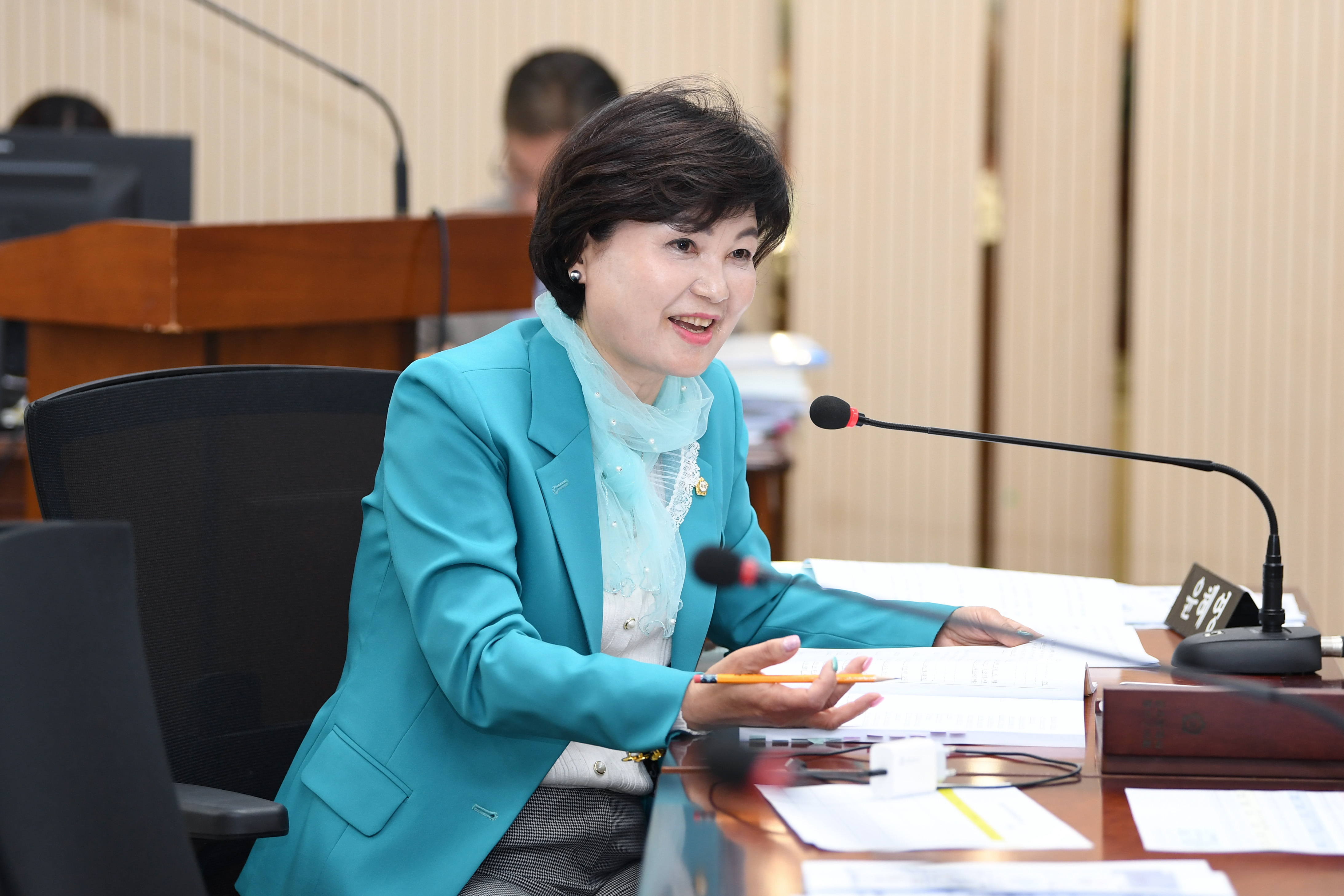 제296회 임시회 경제복지위원회 회의 첨부이미지 : 20250430 제296회 임시회 경제복지위원회 회의(안검심사 및 추경안 예비심사) (5).jpg