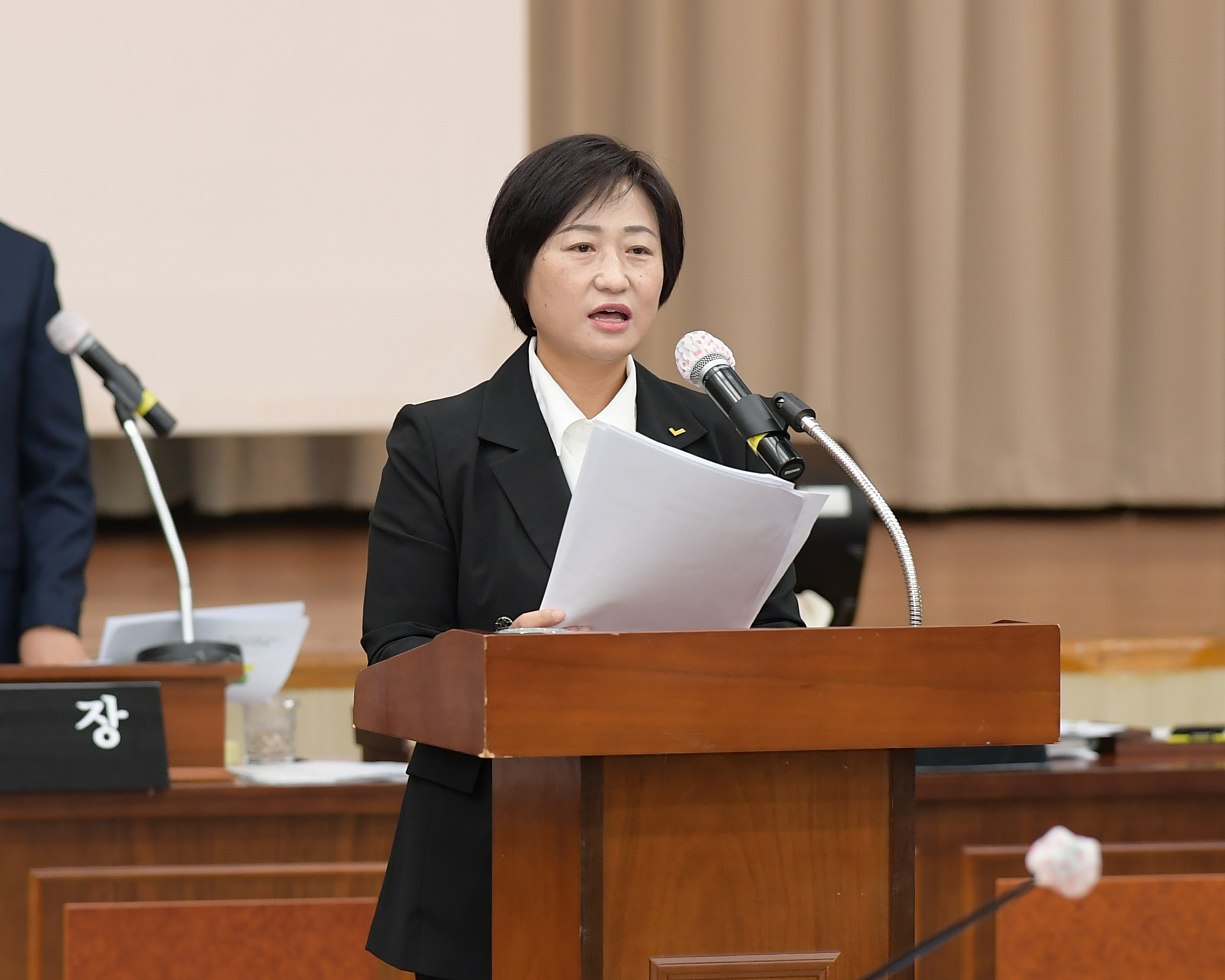 한윤희 광산구의원, ‘지역에너지센터 설립 포기’ 질타 및 대안마련 촉구 첨부이미지 : 3-3_20220920_한윤희 광산구의원, ‘지역에너지센터 설립 포기’ 질타 및 대안마련 촉구.JPG