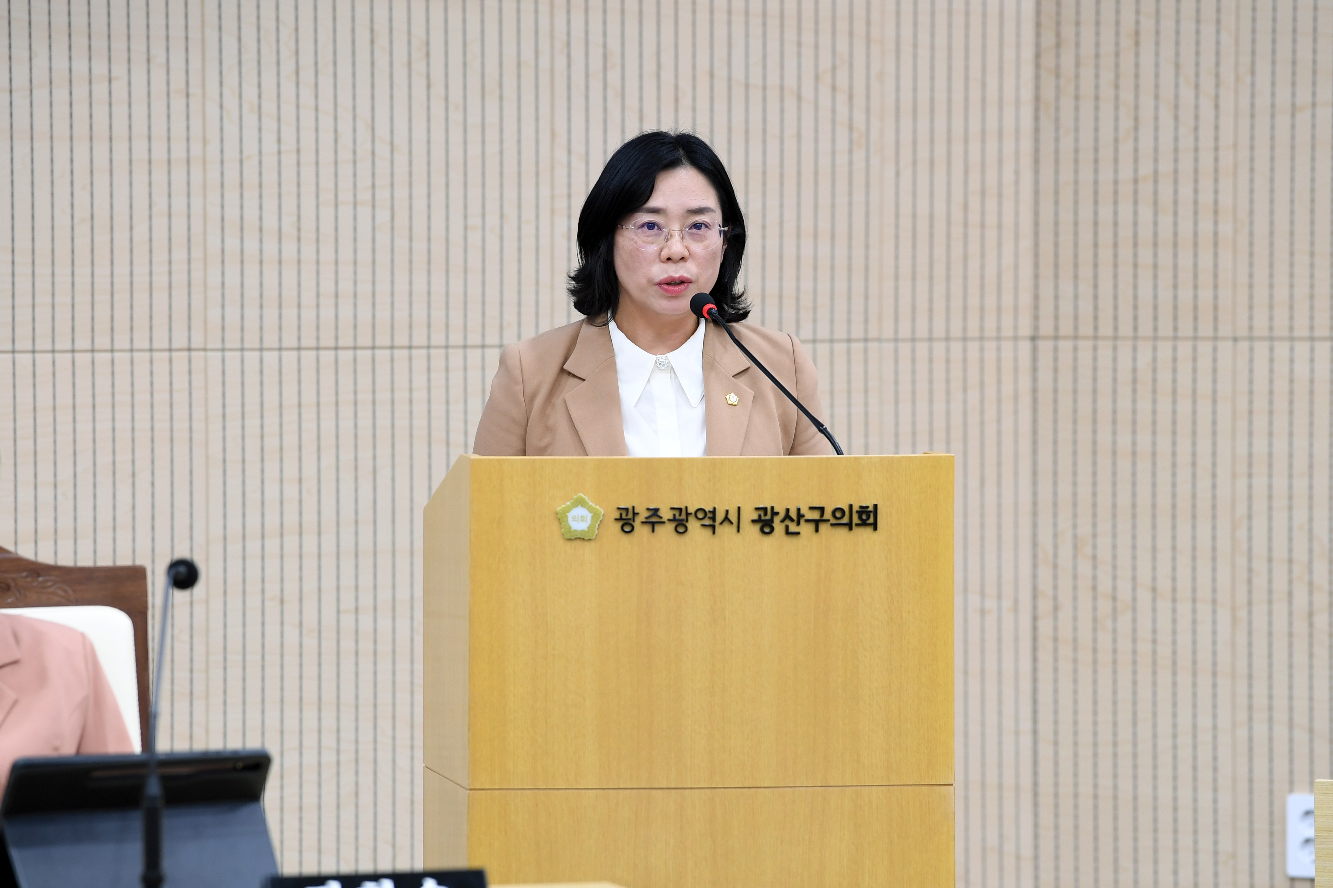 김명숙 광산구의원, 광산구 유스호스텔 활용한 반려동물 보호·복지 거점 조성 제안 첨부이미지 : 2-2_제301회 광산구의회 정례회 제1차 본회의 5분 자유발언_김명숙 의원.jpg