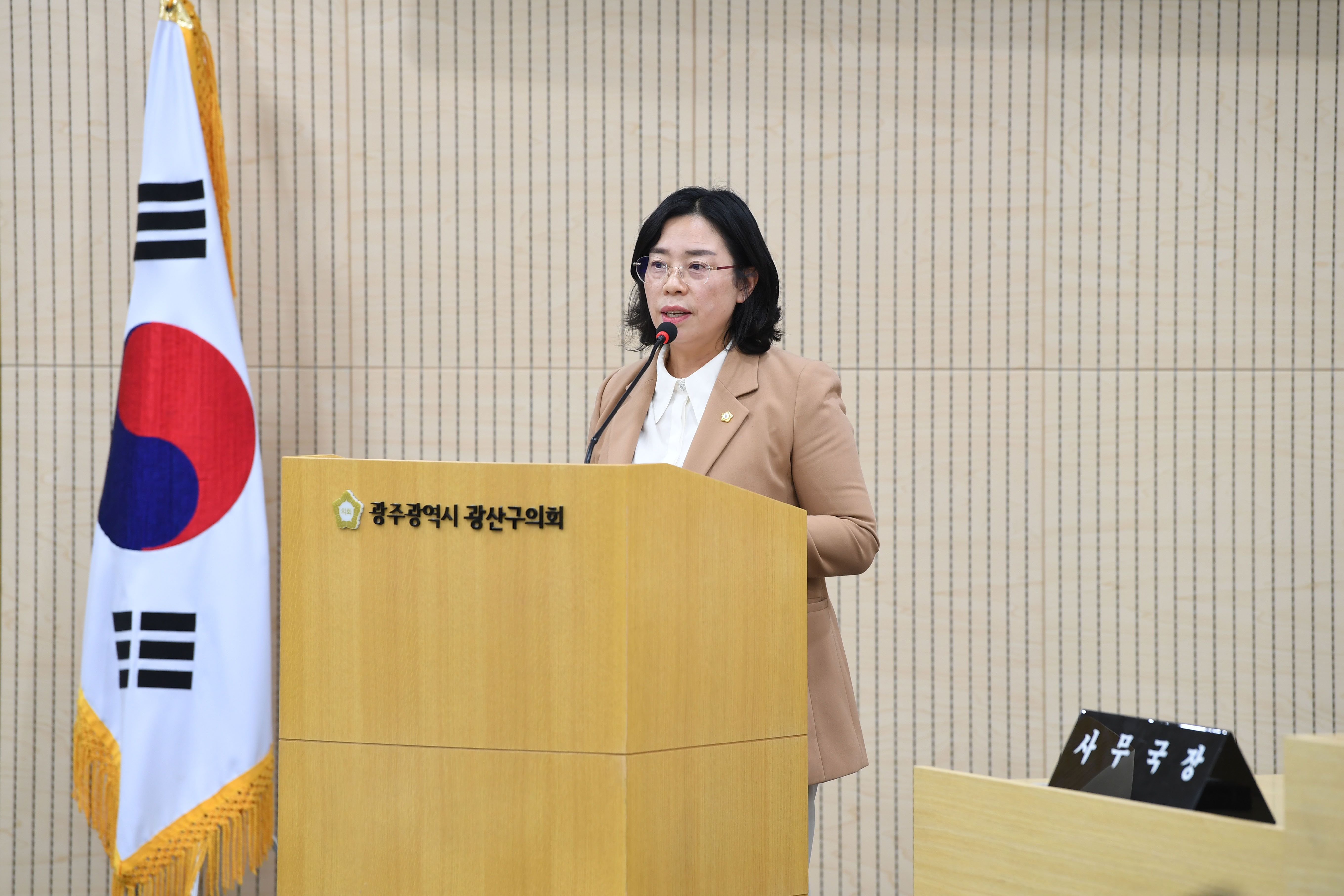 김명숙 광산구의원, 광산구 유스호스텔 활용한 반려동물 보호·복지 거점 조성 제안 첨부이미지 : 2-1_제301회 광산구의회 정례회 제1차 본회의 5분 자유발언_김명숙 의원.jpg