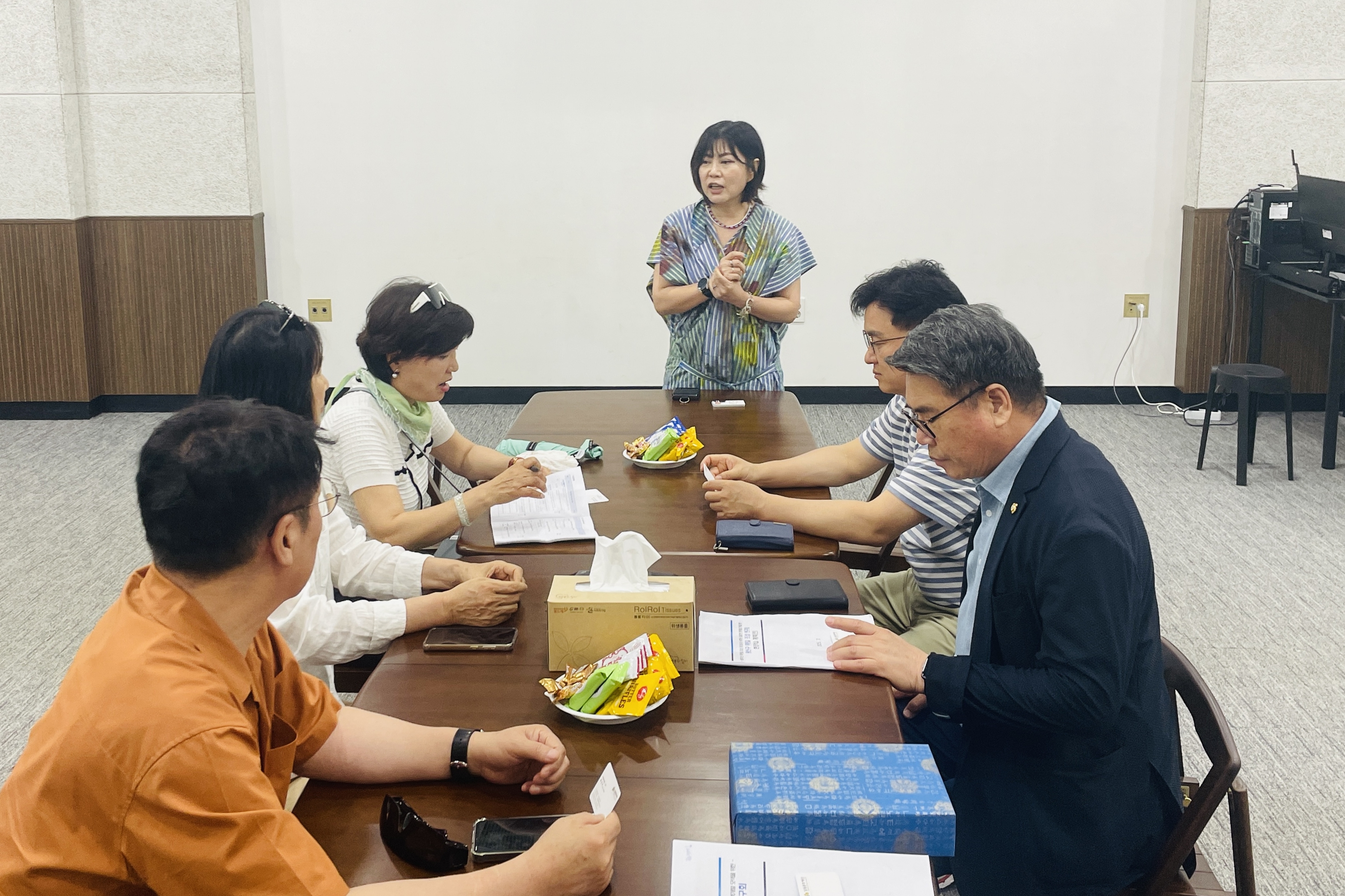광산구의회 ‘푸른길 조성 연구회’, ‘광주역-송정역’ 철길 활용 위한 벤치마킹 첨부이미지 : 2-3_20250710_광산구의회 '푸른길 조성 연구회', '광주역-송정역' 철길 활용 위한 벤치마킹.jpg