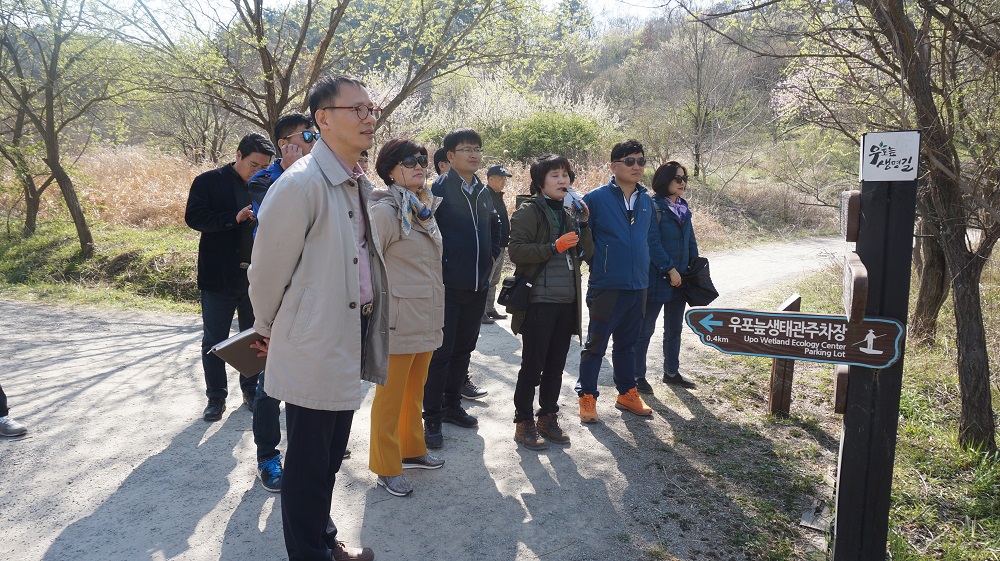 광산구의회, 장록습지 활용 방안 찾아 비교견학 실시 첨부이미지 : s20190404_광산구의회 비교견학_우포늪(1).jpg