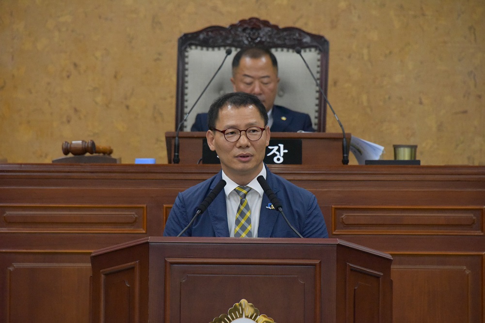 광산구의회 김영관 의원, “광산구 행정 시스템 주도적 변화 절실해” 첨부이미지 : s190627 광산구의회 제246회 정례회 3차 본회의 5분발언(김영관 의원).jpg