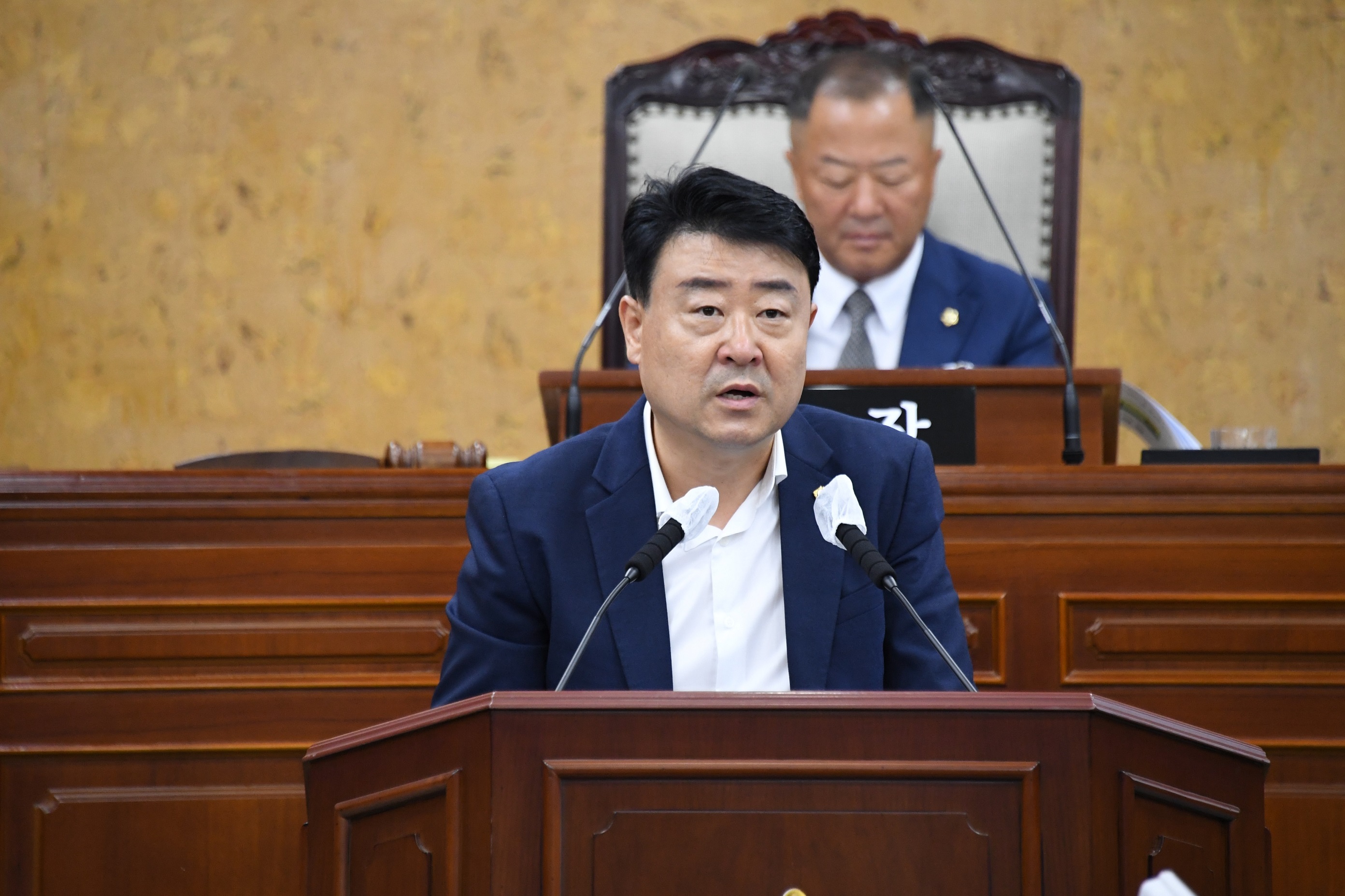 광산구의회 김태완 의원, 수완종합체육관 및 공영주차장 건립 사업 문제점 질의 첨부이미지 : _200622_보도자료_광산구의회 제255회 제1차정례회_구정질문_김태완 의원(1).JPG