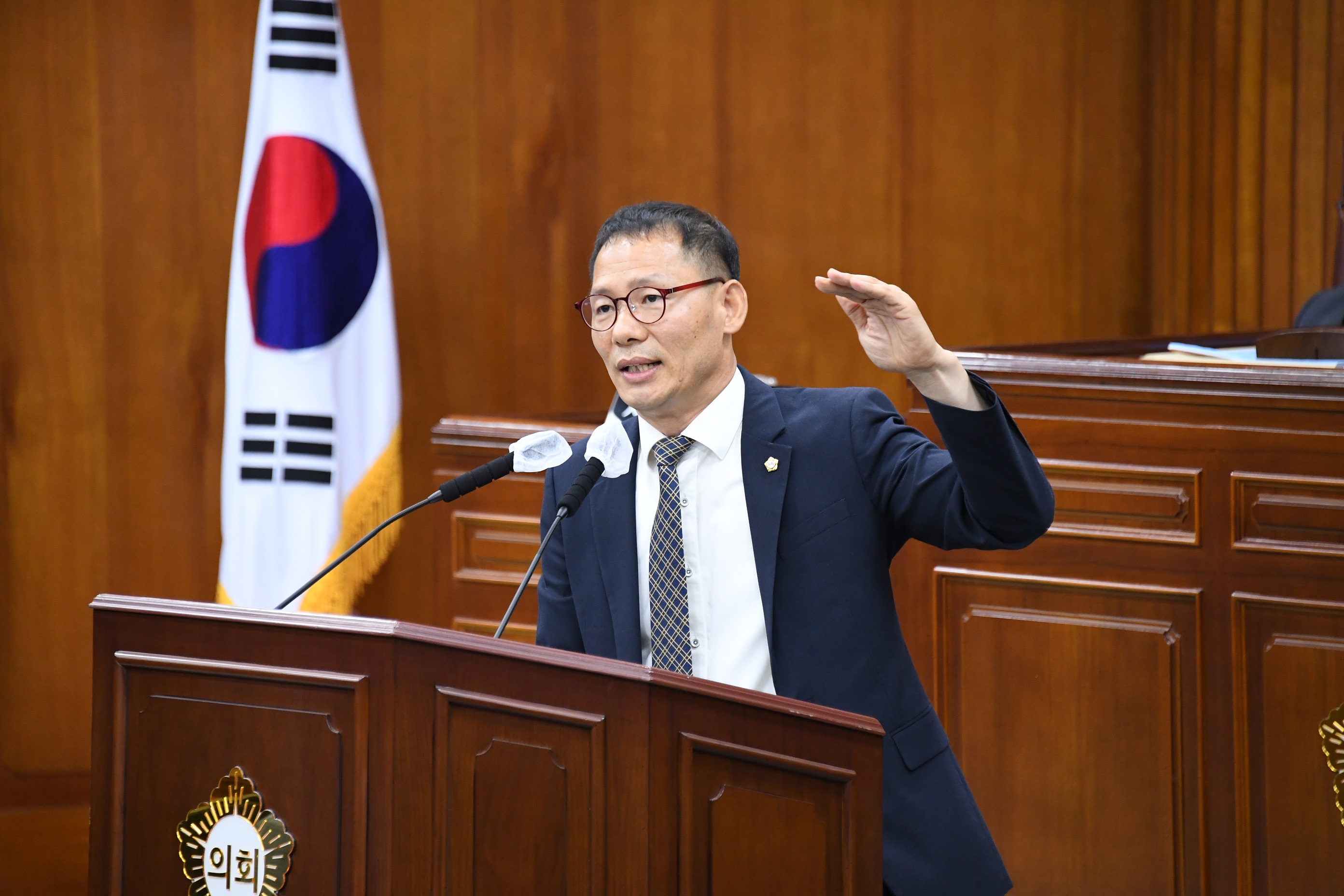 광산구의회 김영관 의원, 산업재해 방지·임곡동 제조업소 건축허가 문제 등 탁상행정 질타, 정례회 구정질의 첨부이미지 : _200622_광산구의회 제255회 제1차정례회_구정질문_김영관 의원(2).JPG