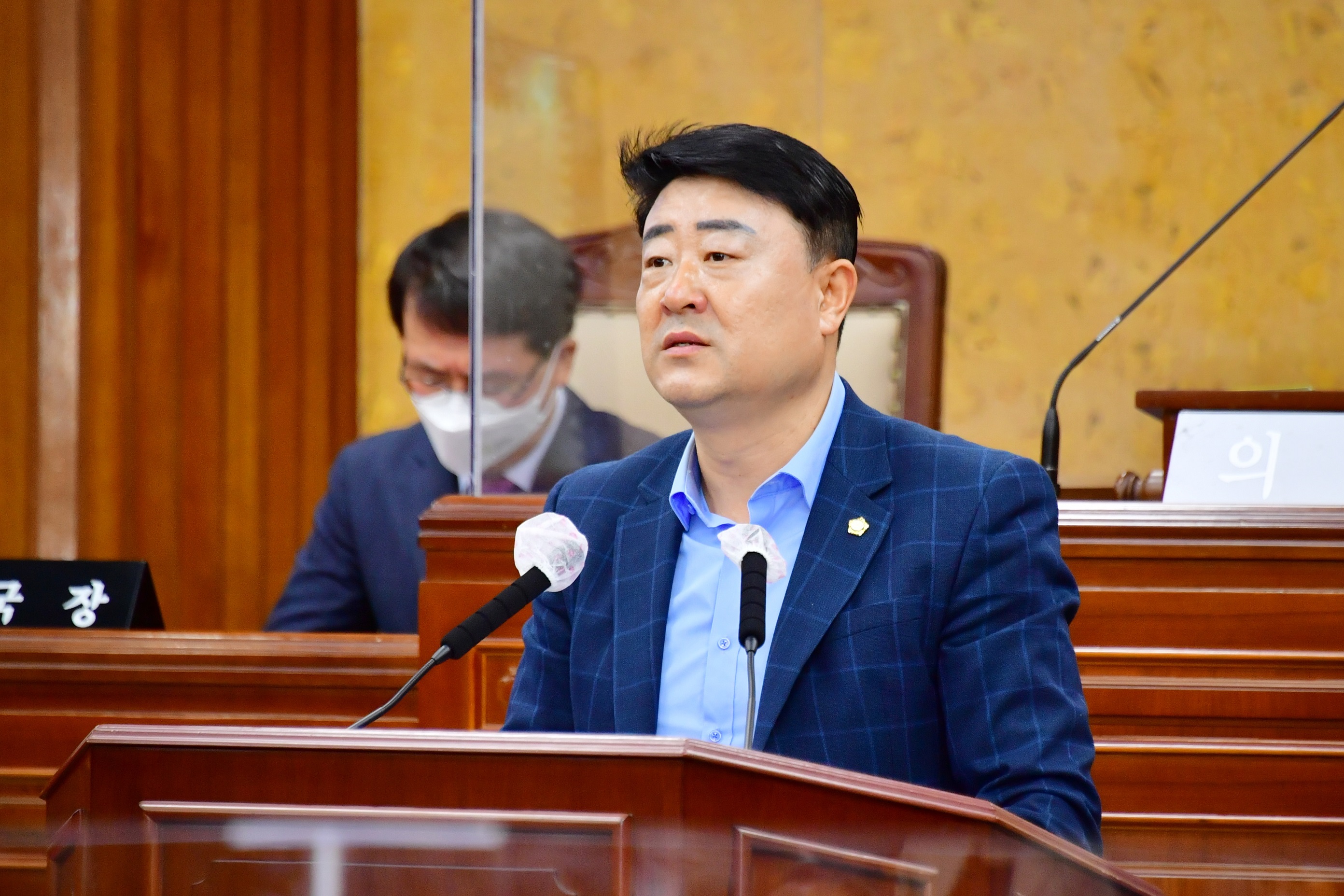 김태완 광산구의원, “본량동 불법건축물 방치 바로잡아야” 첨부이미지 : 2-2. 20210510 김태완 광산구의원, 본량동 불법건축물 방치 바로잡아야(제264회 임시회 제1차본회의 5분발언).JPG