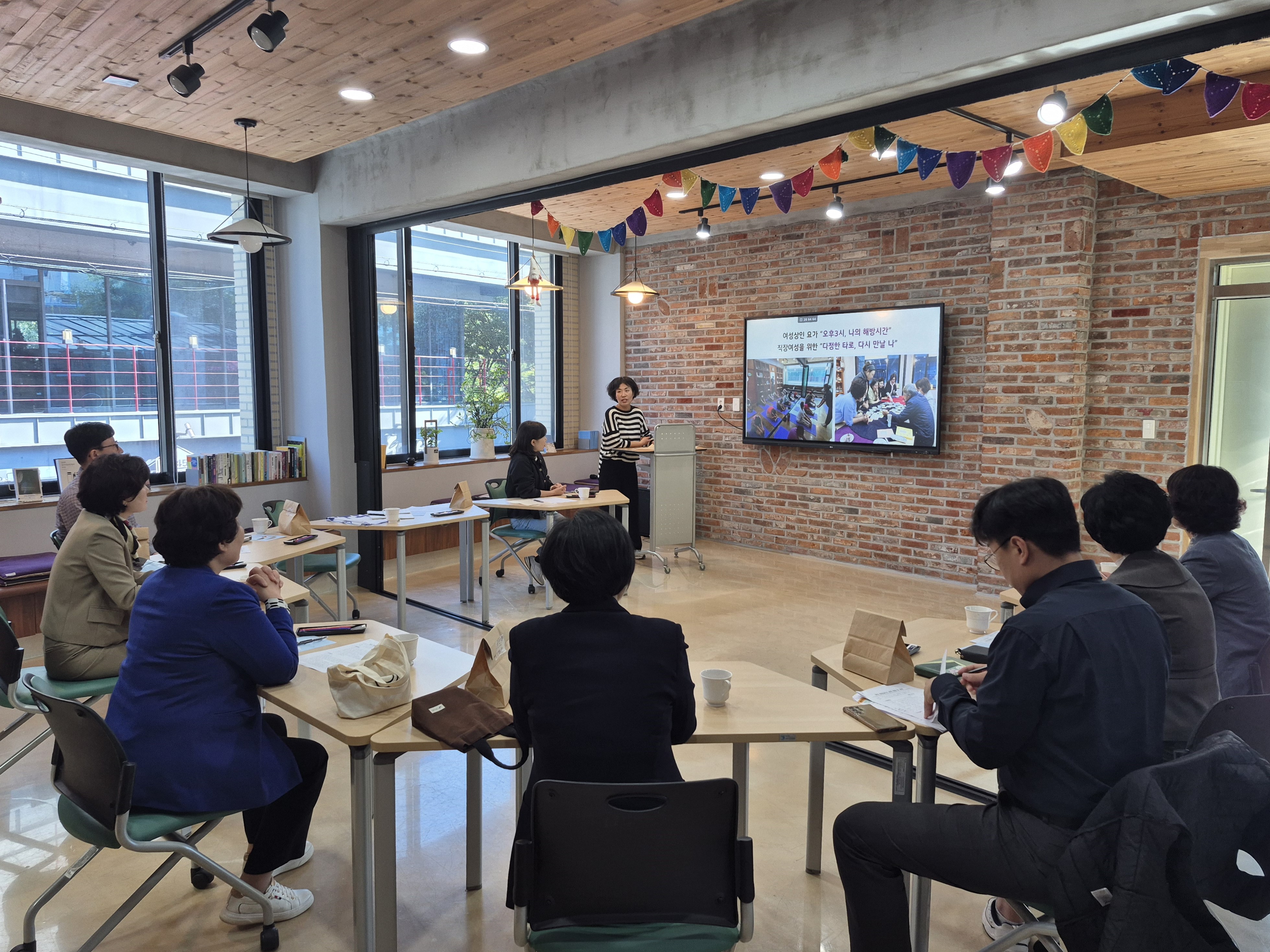 광산구의회 의원연구단체, ‘젠더거버넌스’ 구축 위한 현장 방문 첨부이미지 : 2-2_20251021_광산구의회 의원연구단체, ‘젠더거버넌스’ 구축 위한 현장 방문.jpg