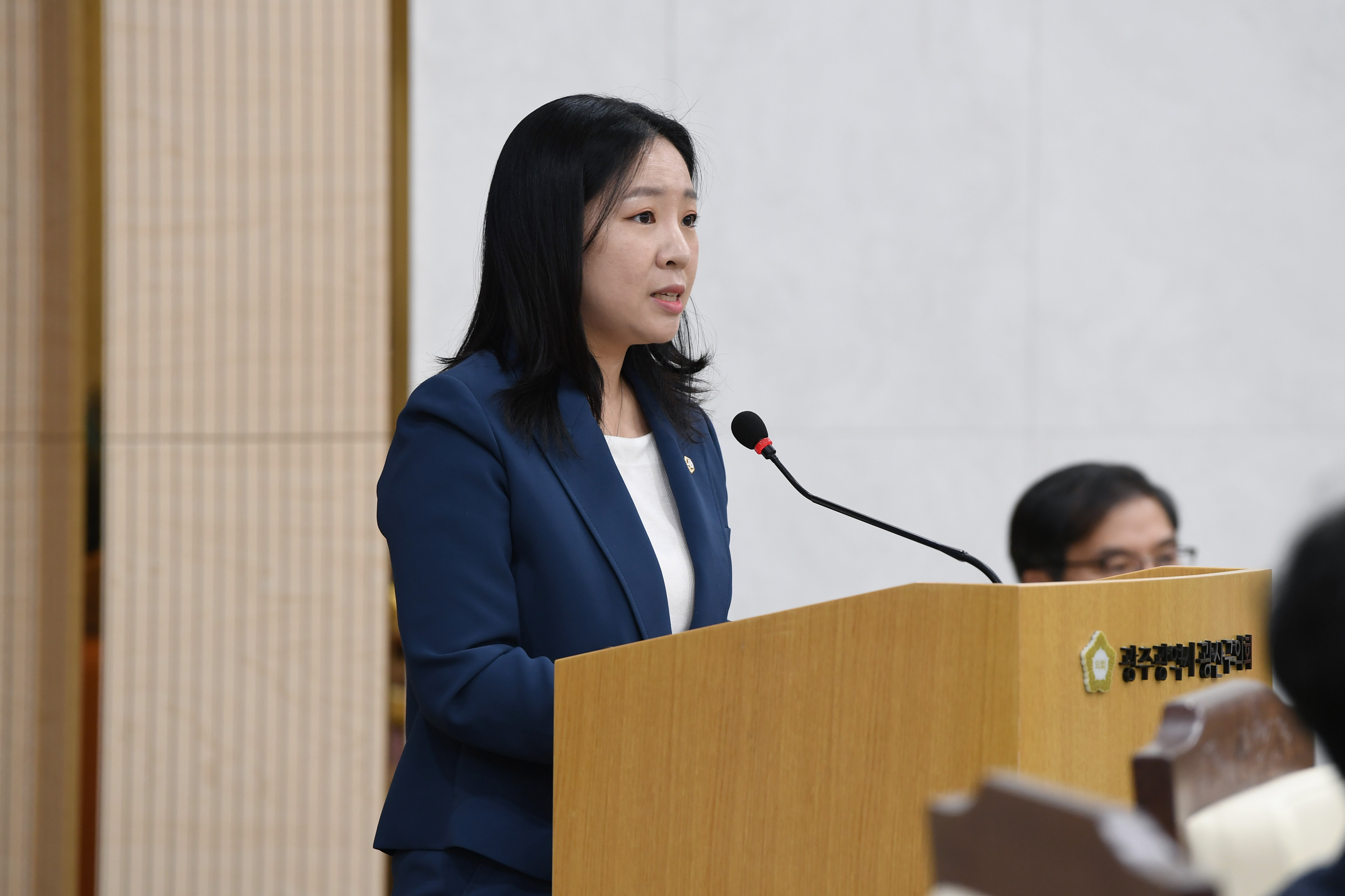 강한솔 광산구의원, ‘부지불식간’ 싱크홀 사고 “대책 시급해” 첨부이미지 : 2-2_20250430_제296회 광산구의회 임시회 제1차 본회의_강한솔 의원.jpg