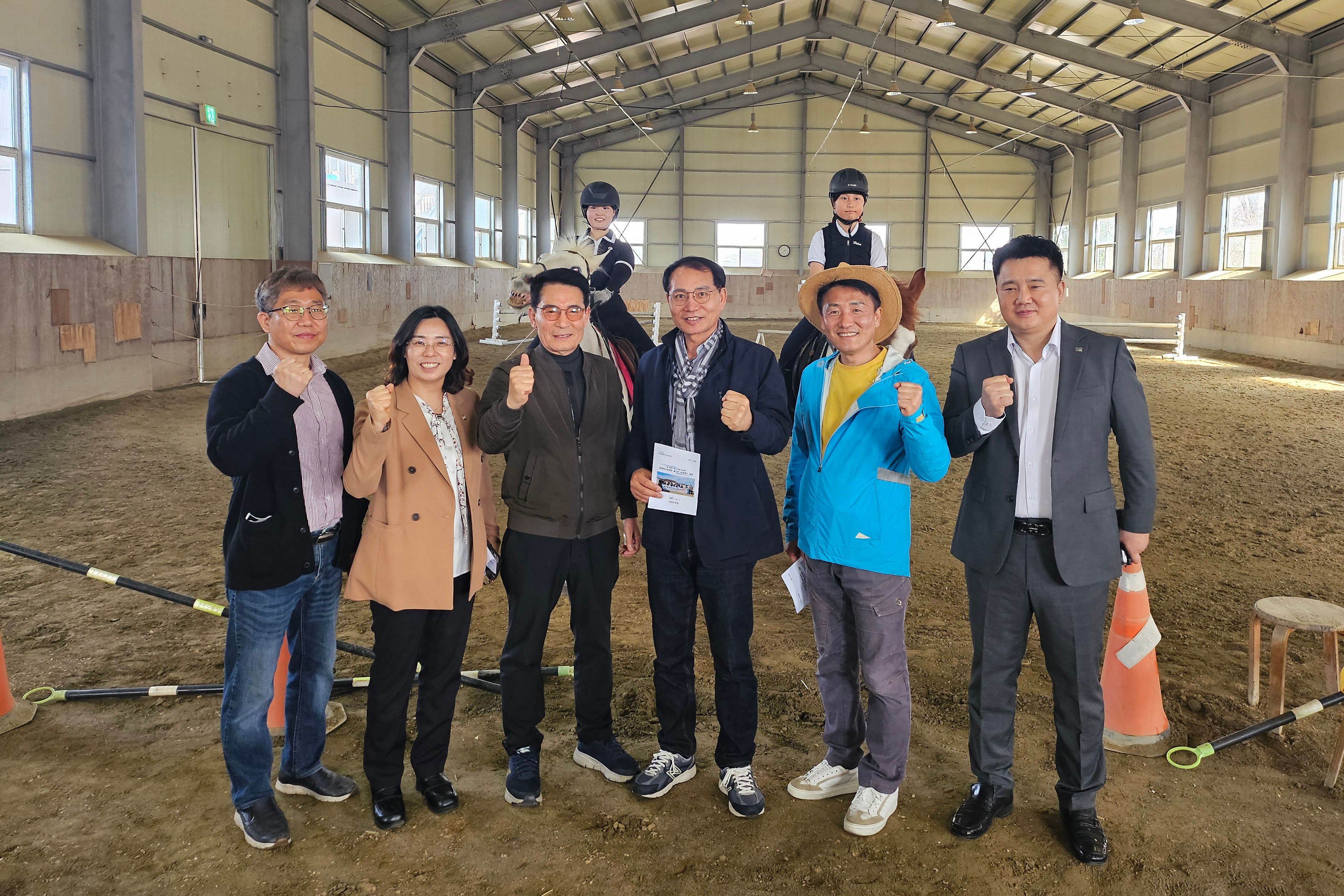 광산구의회 경제복지위, 제295회 임시회 중 ‘올해 첫 현장활동’ 첨부이미지 : 20250325 제295회 임시회 중 경제복지위원회 현장활동(박미소 주무관 제공) (2).jpg