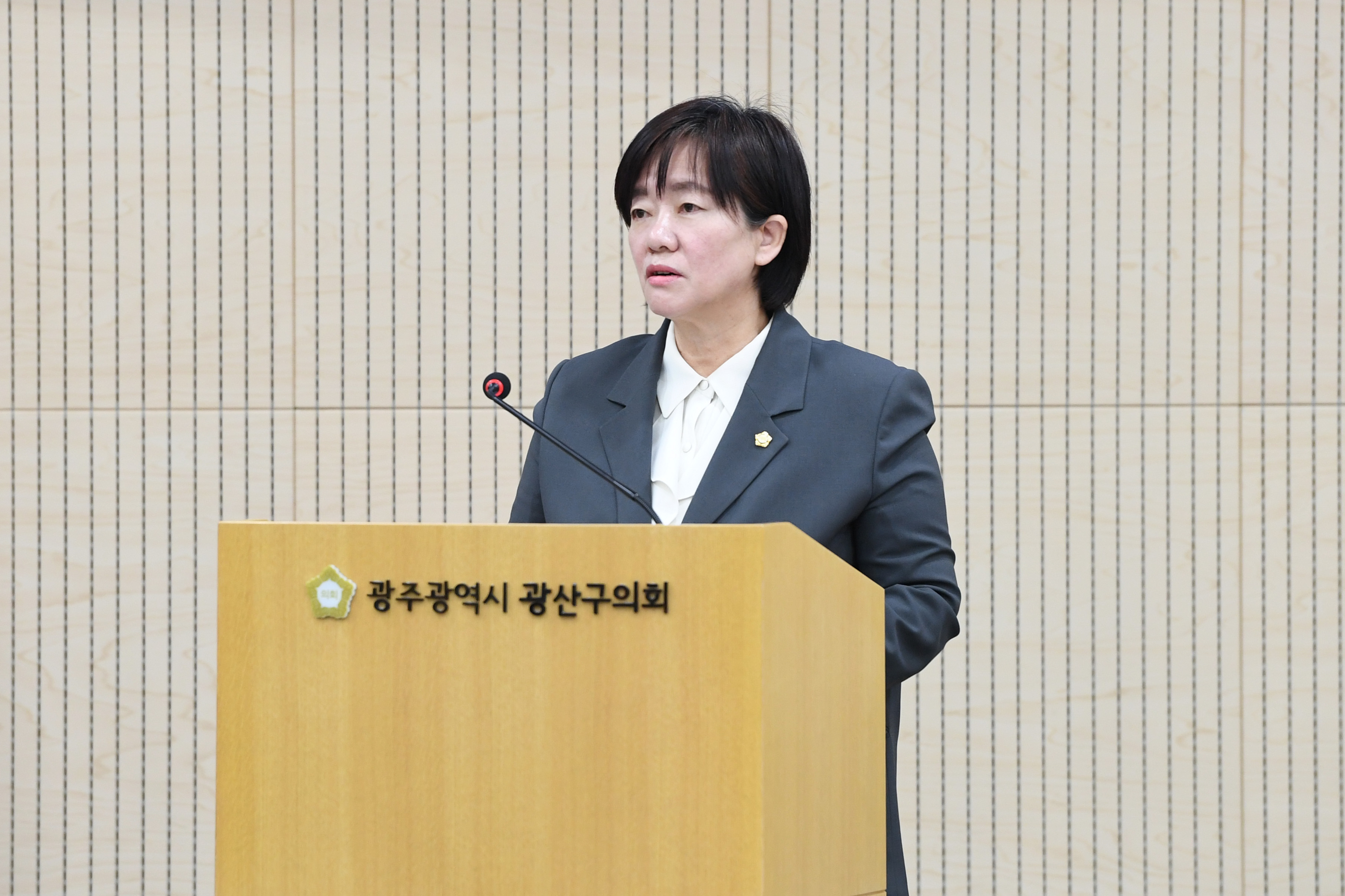 김은정 광산구의원, ‘집합건물’ 관리 체계 마련 촉구 첨부이미지 : 2-2_제295회 광산구의회 임시회 제1차 본회의 5분 자유발언_김은정 의원.jpg