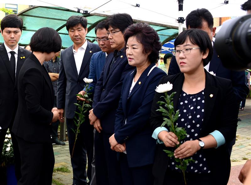 소방헬기 추락사고 현장 방문 및 분향소 참배 첨부이미지 : 338_14060123310.JPG