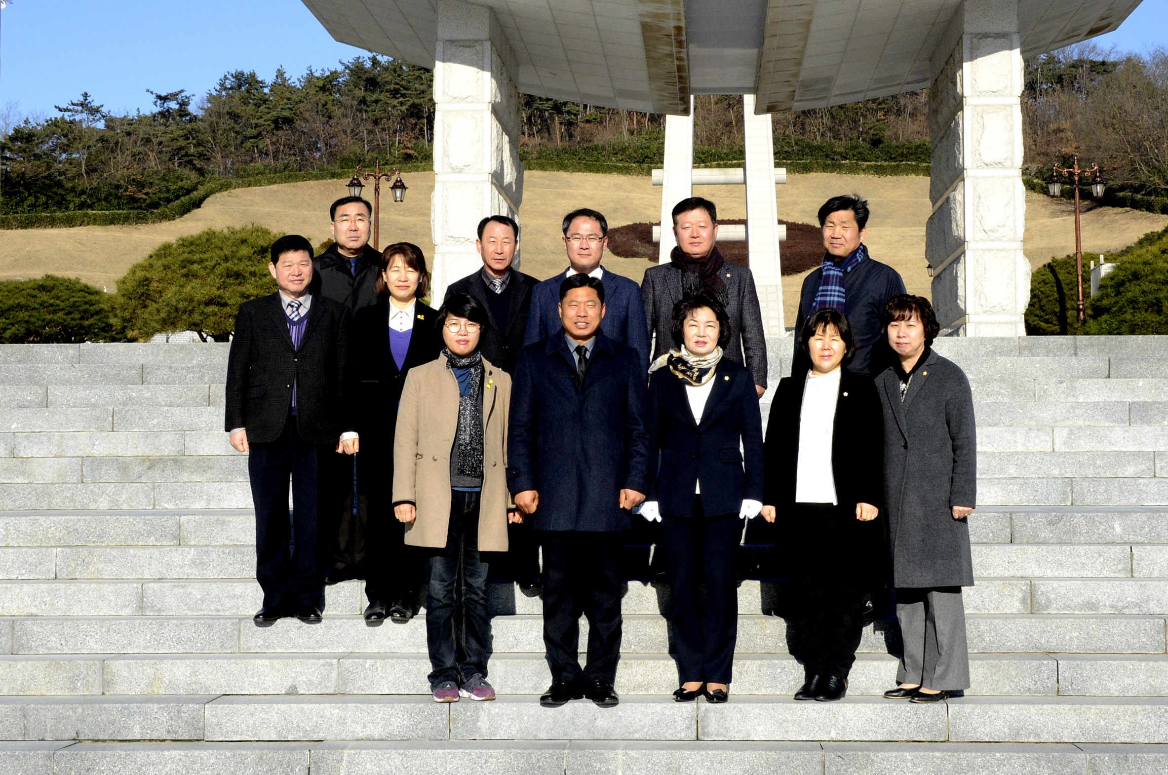 광산구의원들 '국립 5·18묘지 참배' 첨부이미지 : 0000000001_20160112144524_1.jpg