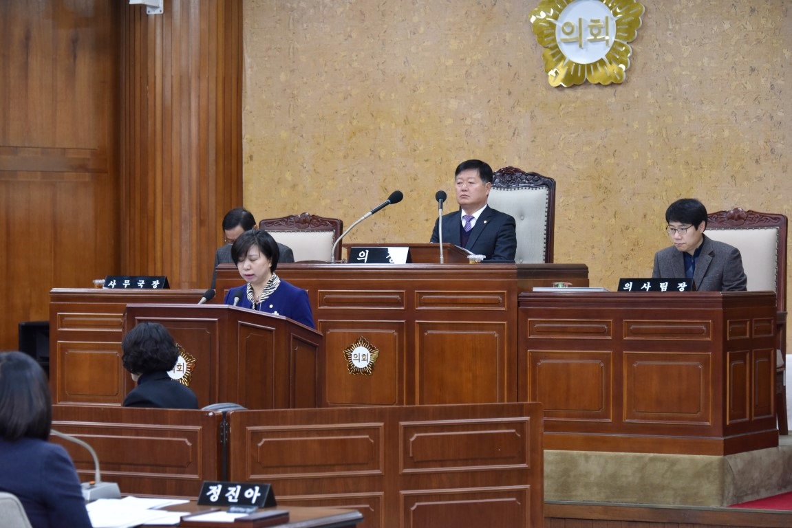 광산구의회 제234회 정례회 ‘구정질문’ 첨부이미지 : 0000000001_20171213152143_0.jpg