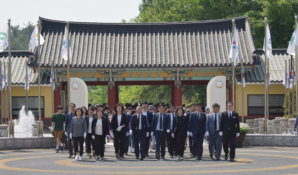 광산구의회, “황교안 대표 5.18 기념식 참석 반대” 성명 발표 첨부이미지 : 0000000001_20190517111051_0.jpg