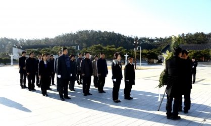 광산구의원들 '국립 5·18묘지 참배'